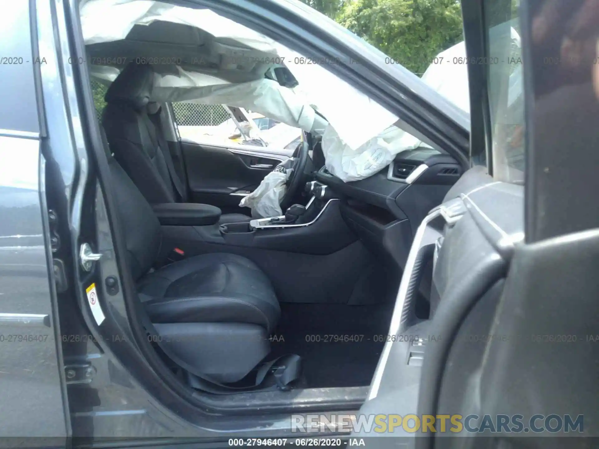 5 Photograph of a damaged car 2T3N1RFV0KW001240 TOYOTA RAV4 2019