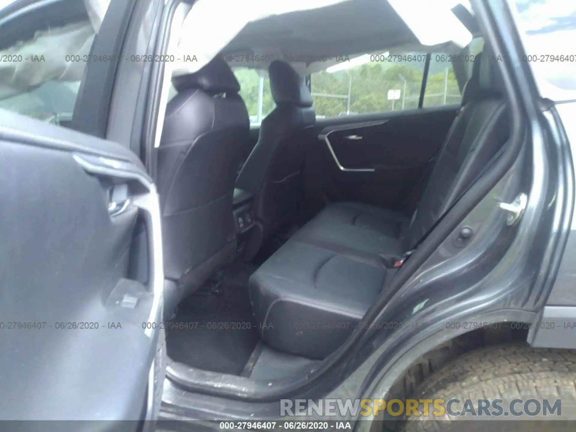 8 Photograph of a damaged car 2T3N1RFV0KW001240 TOYOTA RAV4 2019