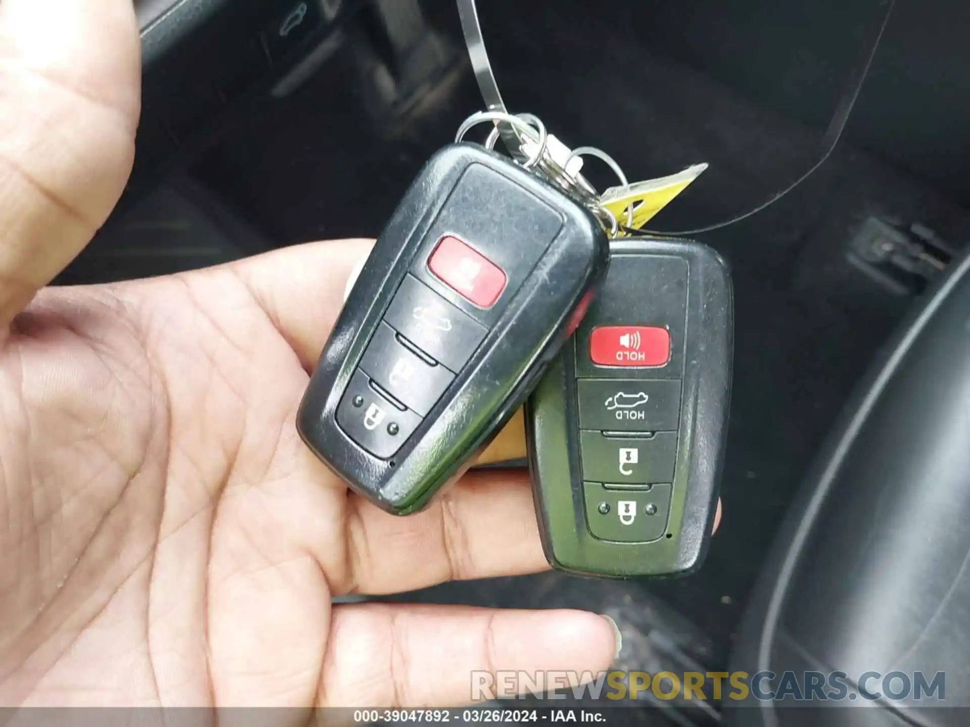 11 Photograph of a damaged car 2T3N1RFV0KW045075 TOYOTA RAV4 2019