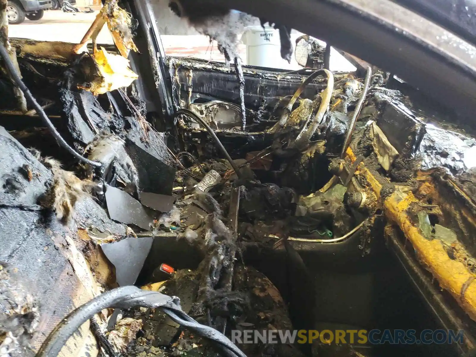 5 Photograph of a damaged car 2T3N1RFV0KW065018 TOYOTA RAV4 2019
