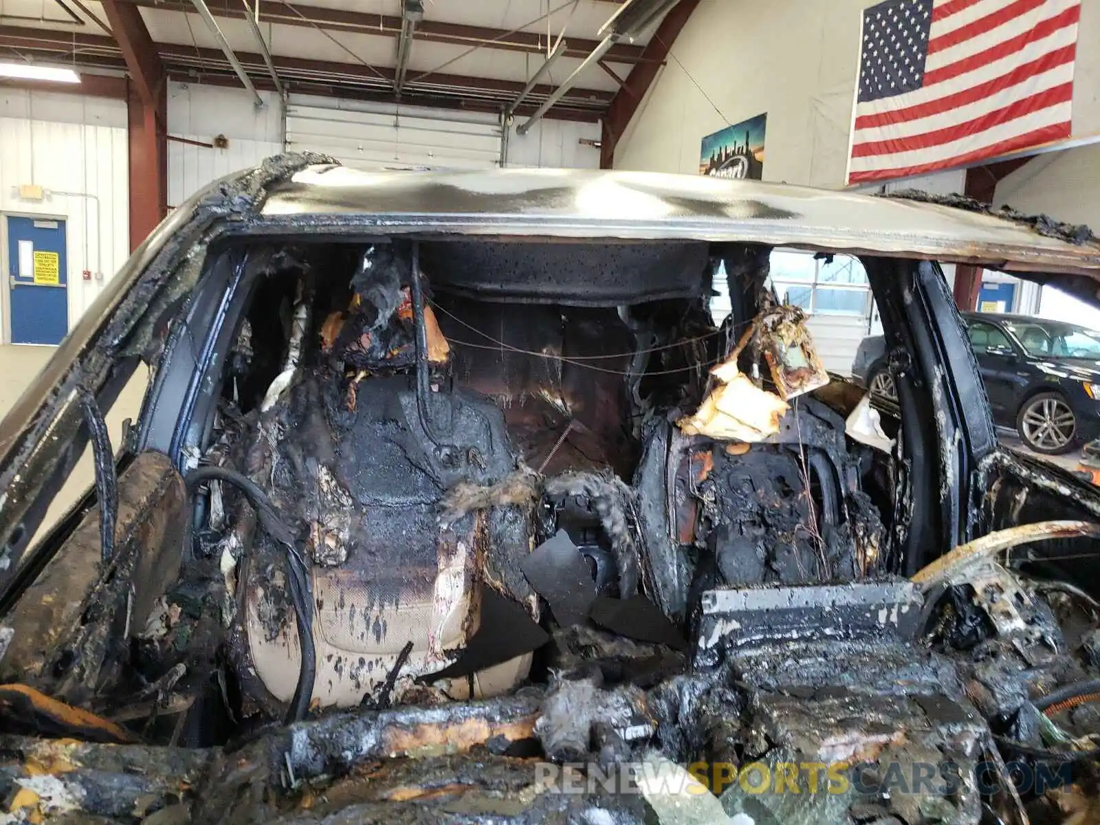 9 Photograph of a damaged car 2T3N1RFV0KW065018 TOYOTA RAV4 2019