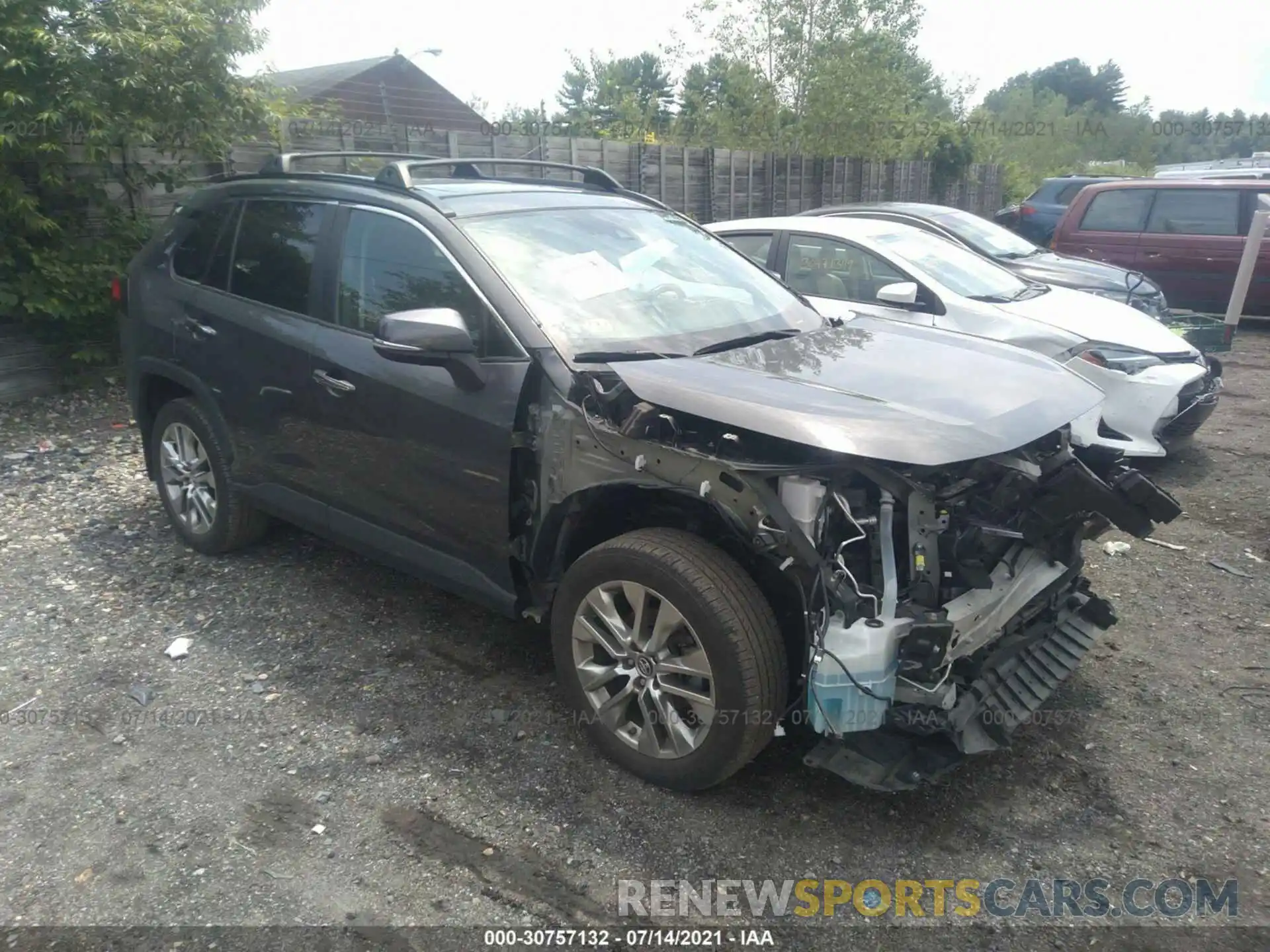 1 Photograph of a damaged car 2T3N1RFV2KW001840 TOYOTA RAV4 2019