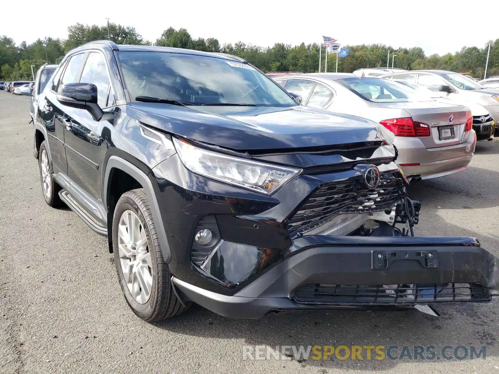 1 Фотография поврежденного автомобиля 2T3N1RFV3KC035867 TOYOTA RAV4 2019