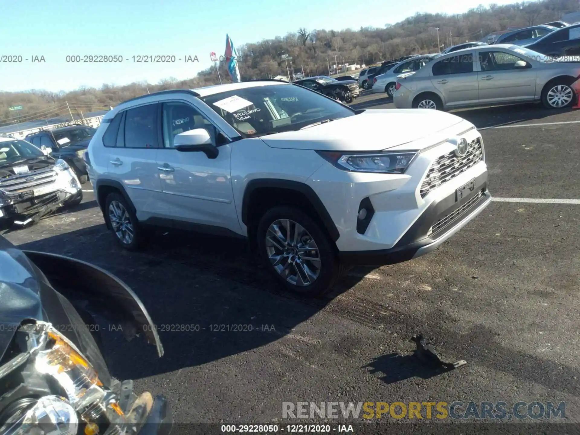 1 Photograph of a damaged car 2T3N1RFV3KC039580 TOYOTA RAV4 2019