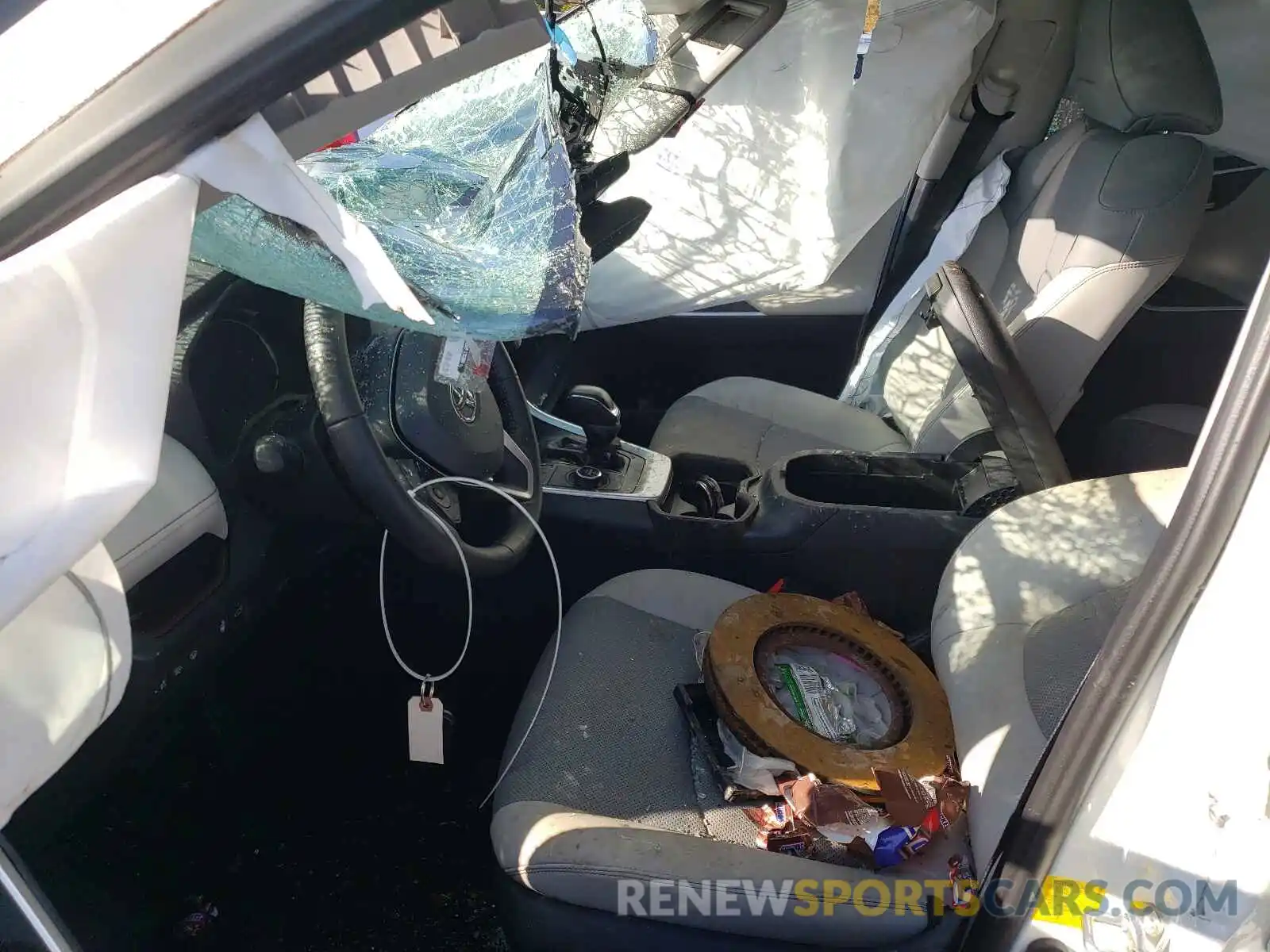 5 Photograph of a damaged car 2T3N1RFV4KC019595 TOYOTA RAV4 2019