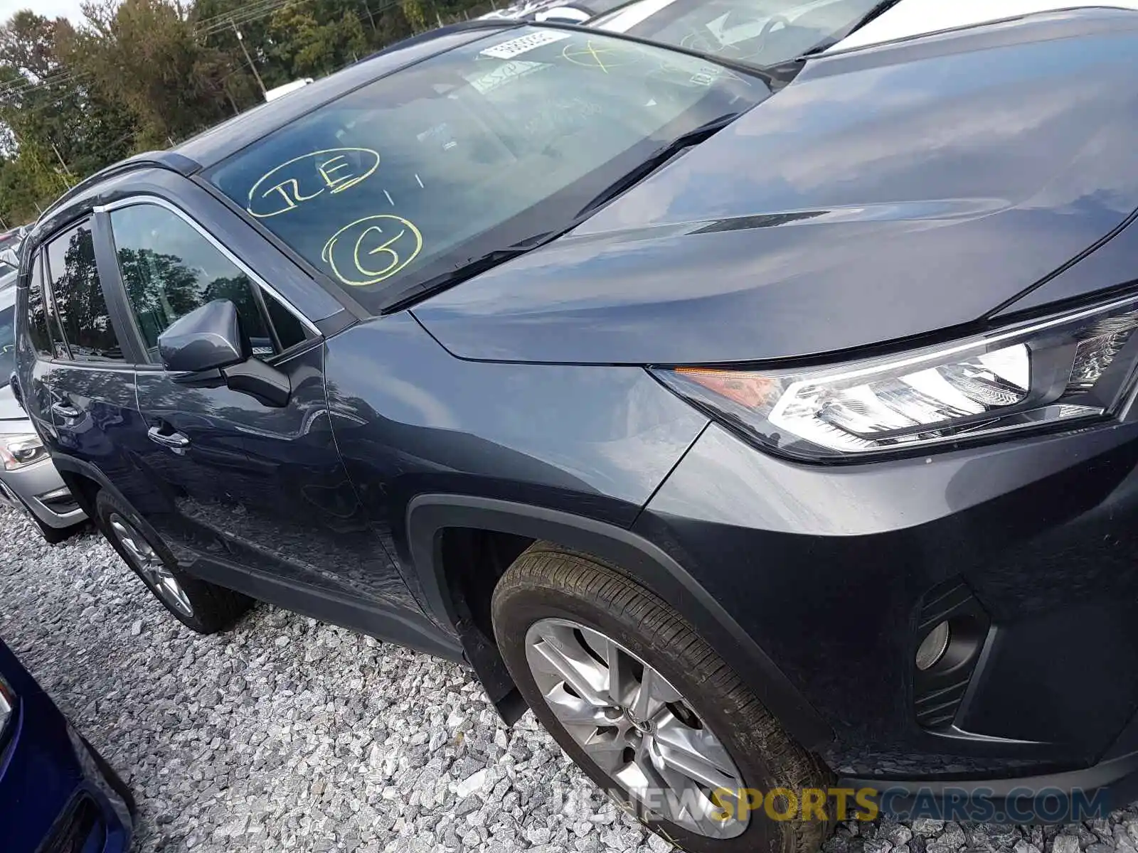 1 Photograph of a damaged car 2T3N1RFV4KC051320 TOYOTA RAV4 2019