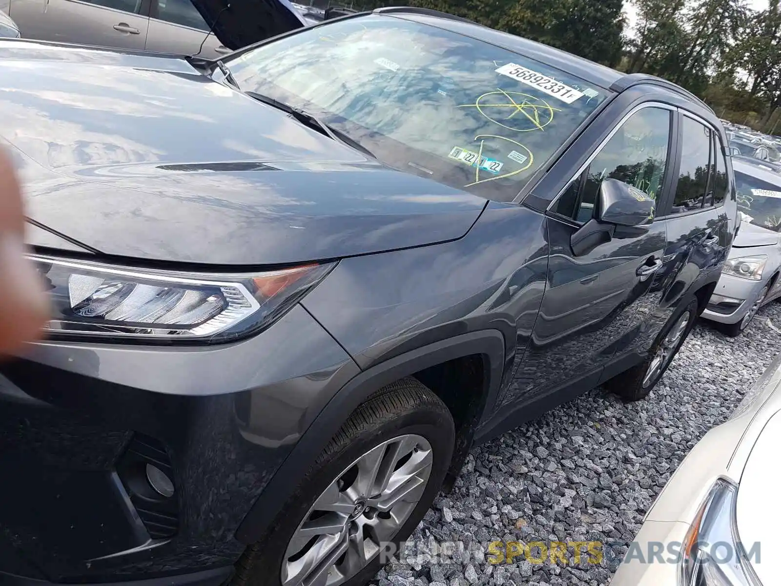 2 Photograph of a damaged car 2T3N1RFV4KC051320 TOYOTA RAV4 2019