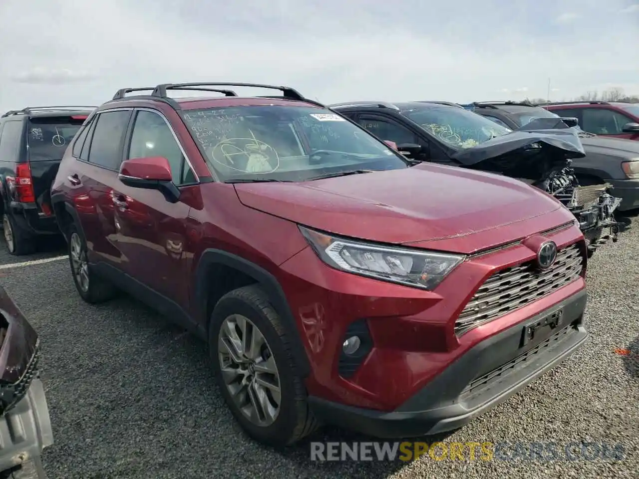 1 Photograph of a damaged car 2T3N1RFV5KW040745 TOYOTA RAV4 2019