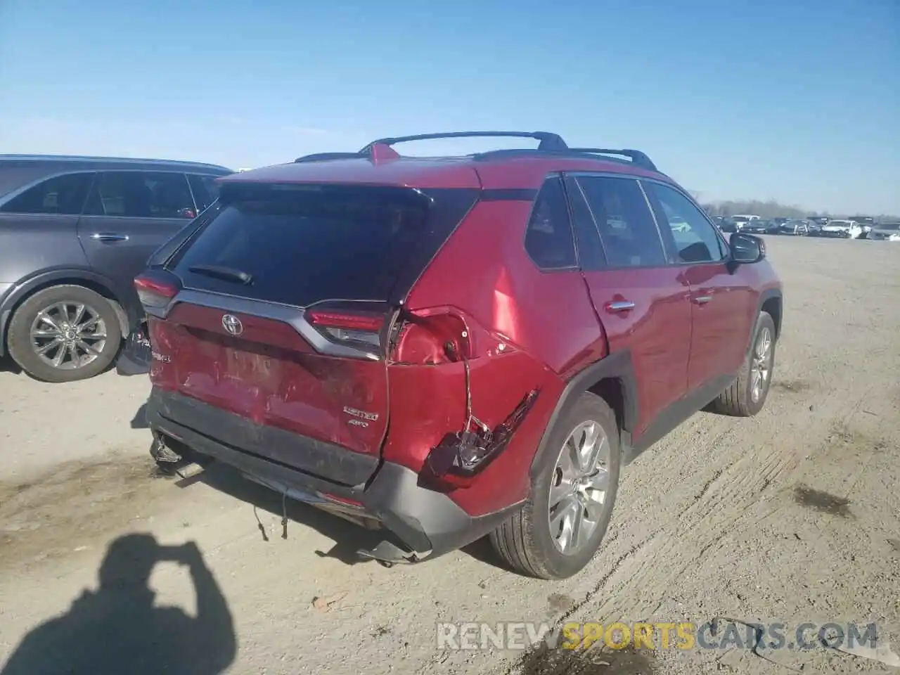 4 Photograph of a damaged car 2T3N1RFV5KW040745 TOYOTA RAV4 2019