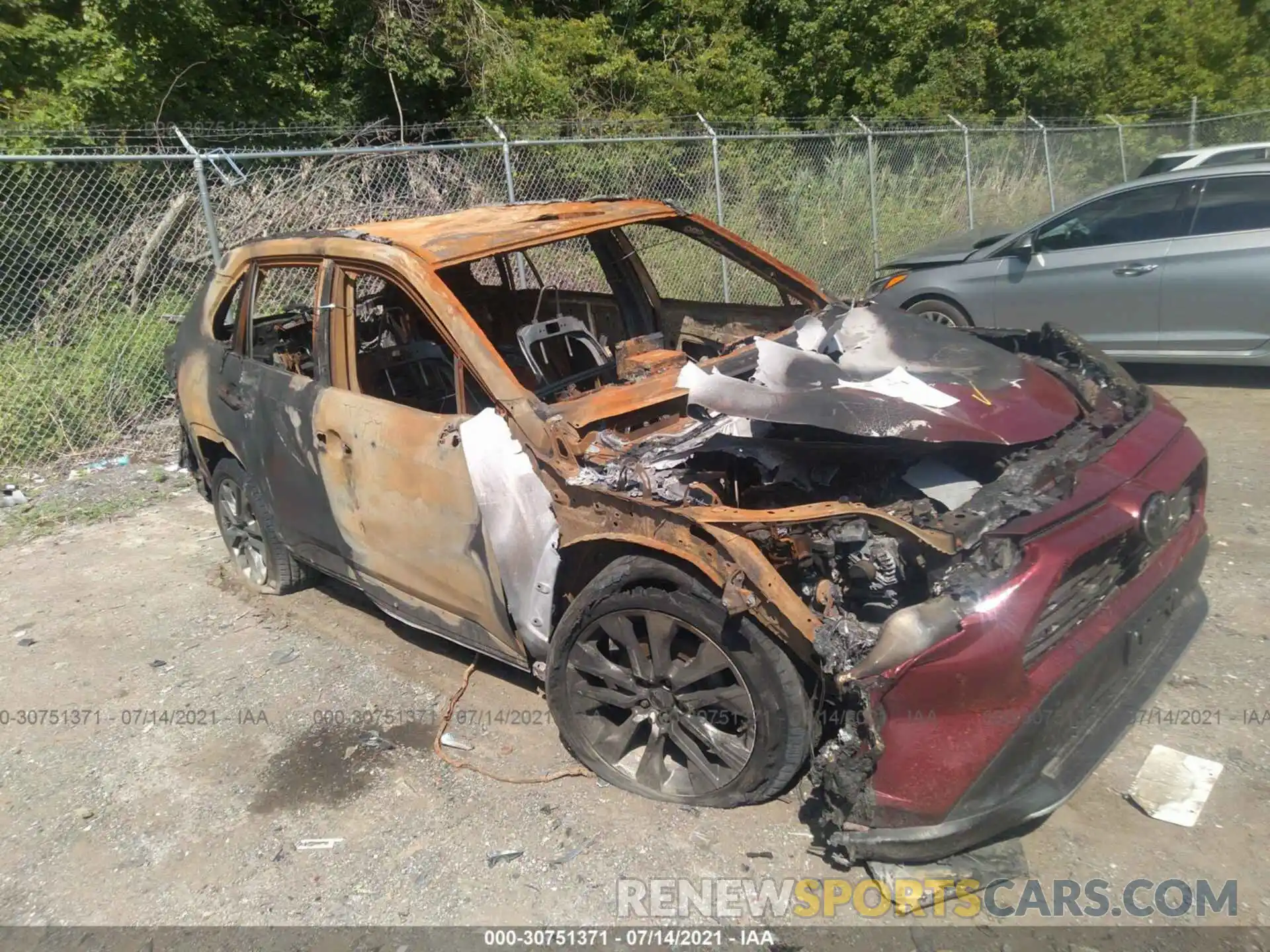 1 Photograph of a damaged car 2T3N1RFV6KW068439 TOYOTA RAV4 2019