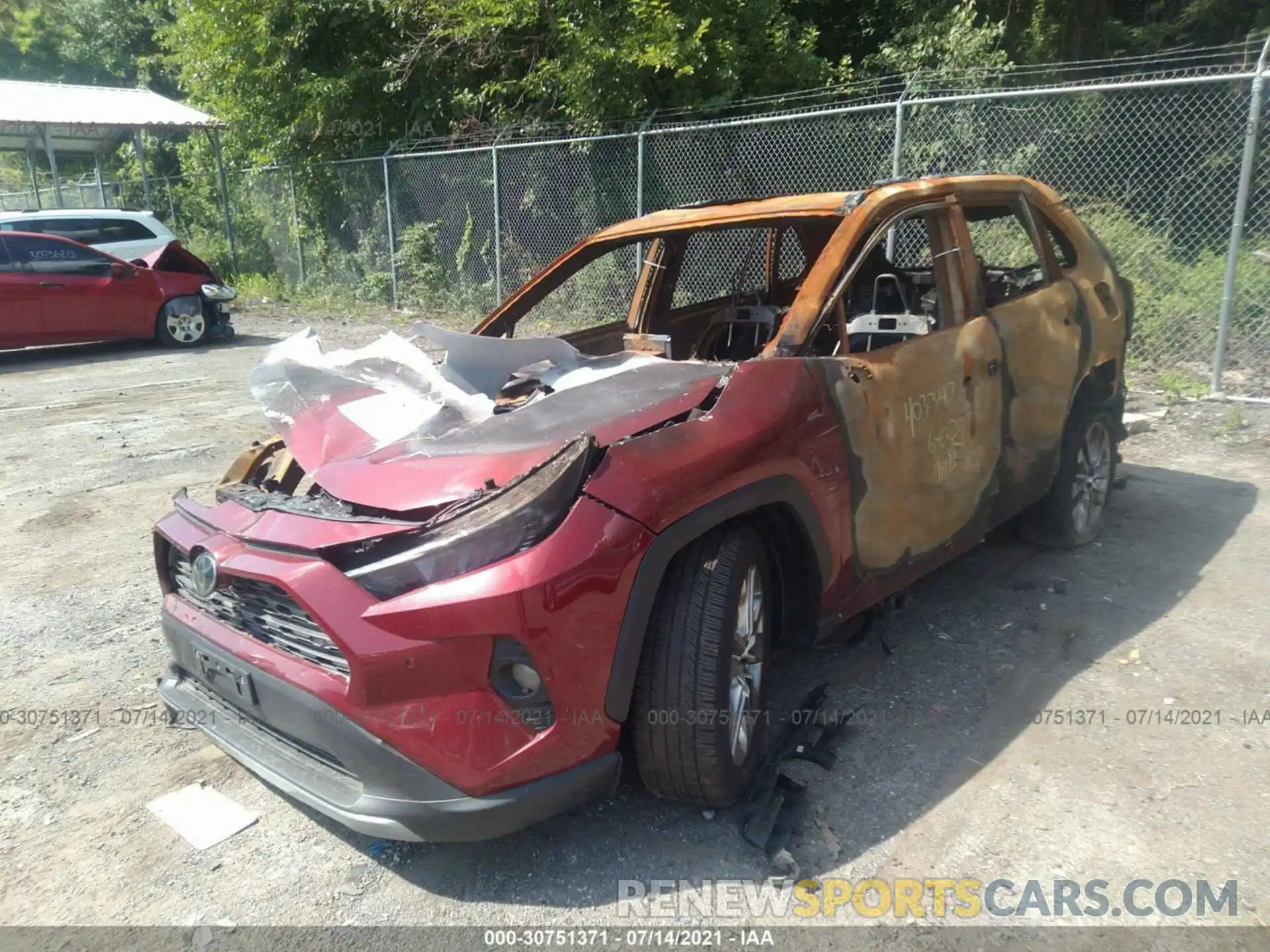 2 Photograph of a damaged car 2T3N1RFV6KW068439 TOYOTA RAV4 2019