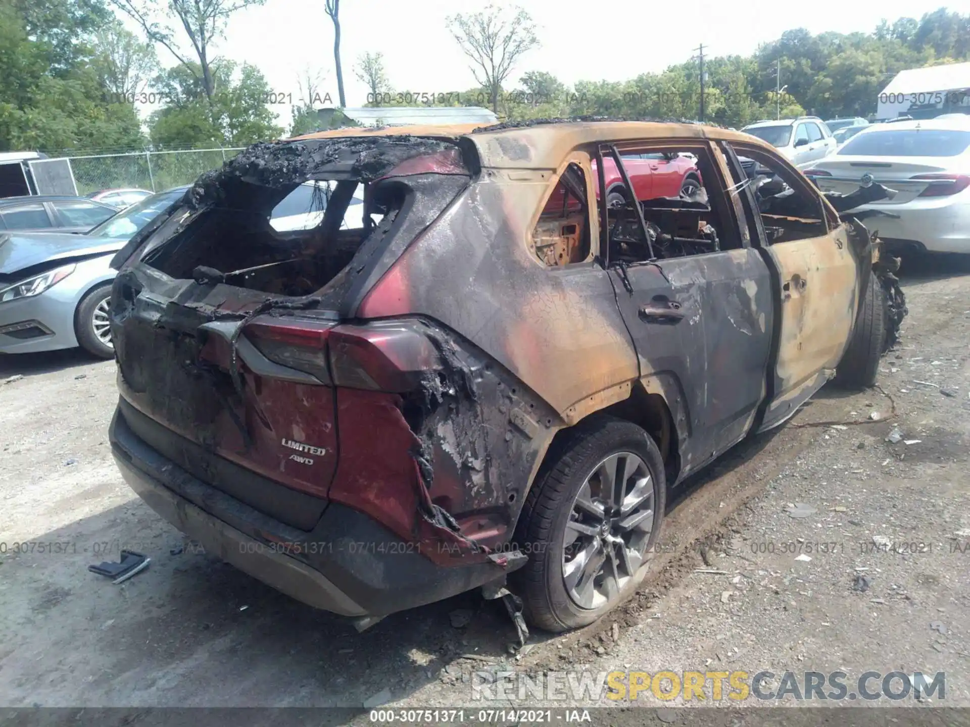 4 Photograph of a damaged car 2T3N1RFV6KW068439 TOYOTA RAV4 2019