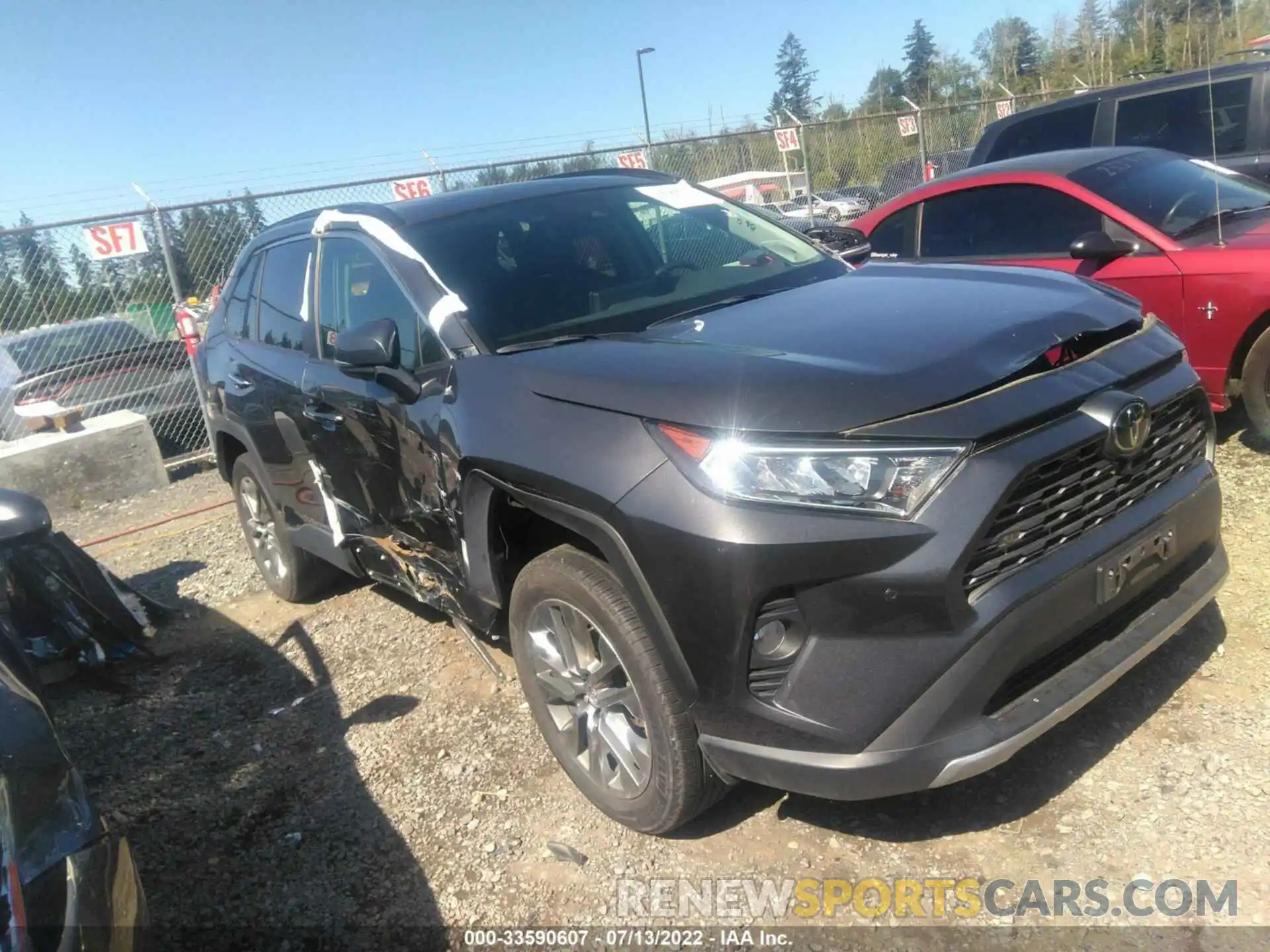 1 Photograph of a damaged car 2T3N1RFV6KW068456 TOYOTA RAV4 2019