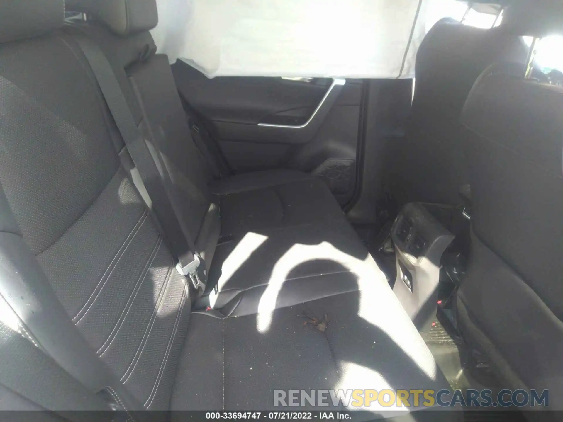 8 Photograph of a damaged car 2T3N1RFV7KC059587 TOYOTA RAV4 2019