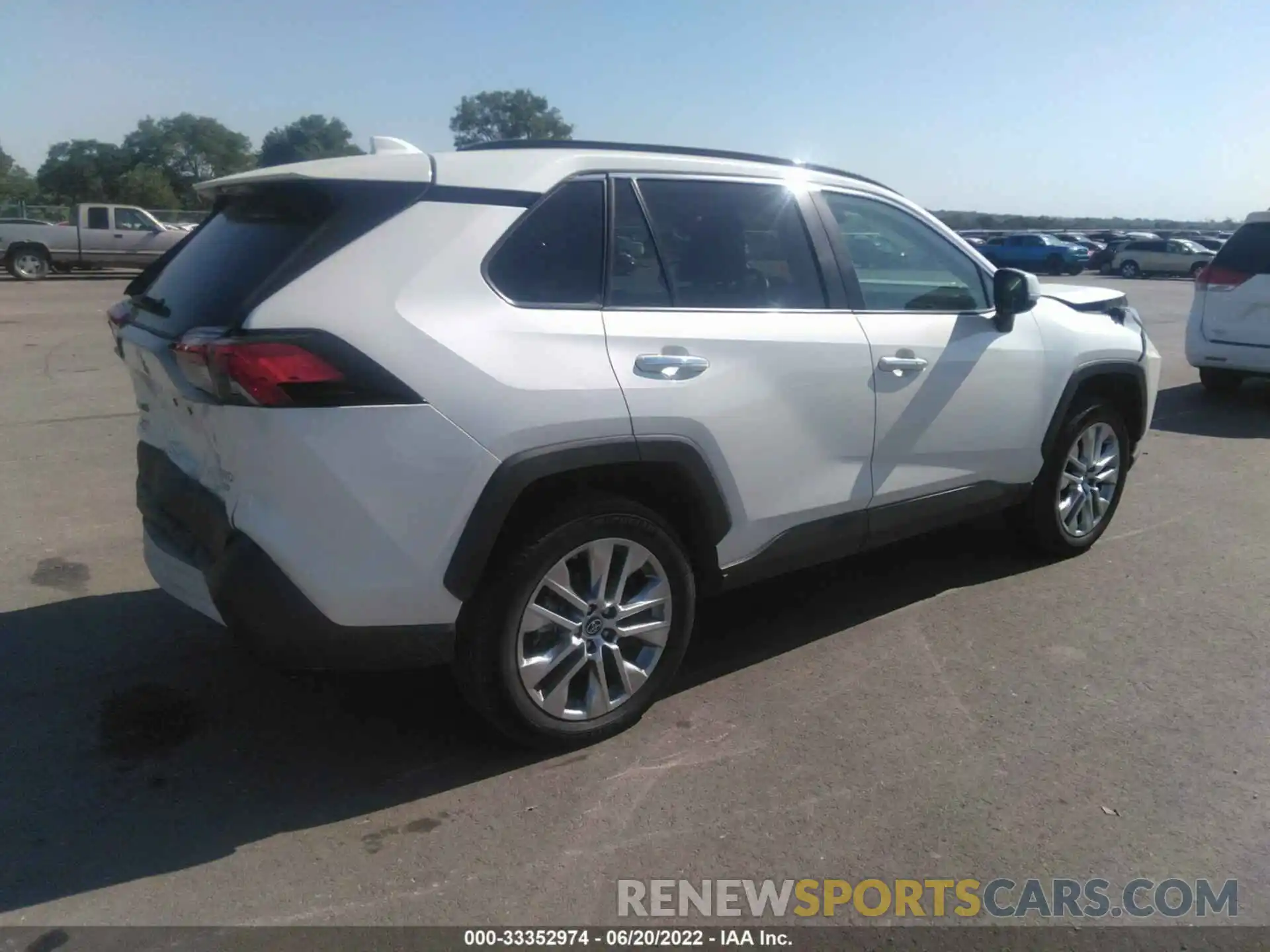 4 Photograph of a damaged car 2T3N1RFV8KC054768 TOYOTA RAV4 2019