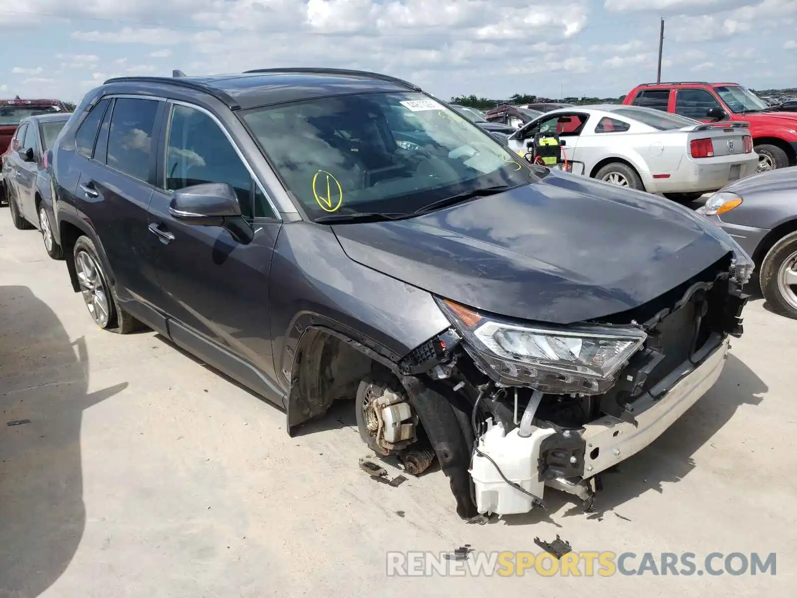 1 Photograph of a damaged car 2T3N1RFV8KW047222 TOYOTA RAV4 2019