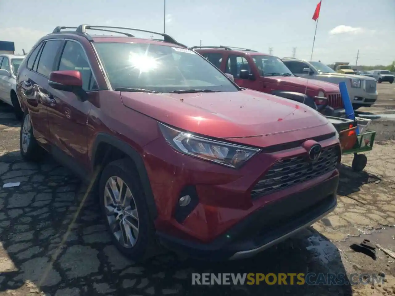 1 Photograph of a damaged car 2T3N1RFV8KW062853 TOYOTA RAV4 2019