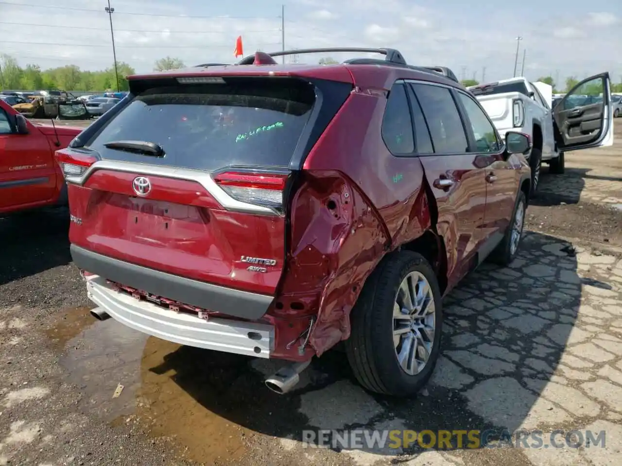 4 Photograph of a damaged car 2T3N1RFV8KW062853 TOYOTA RAV4 2019