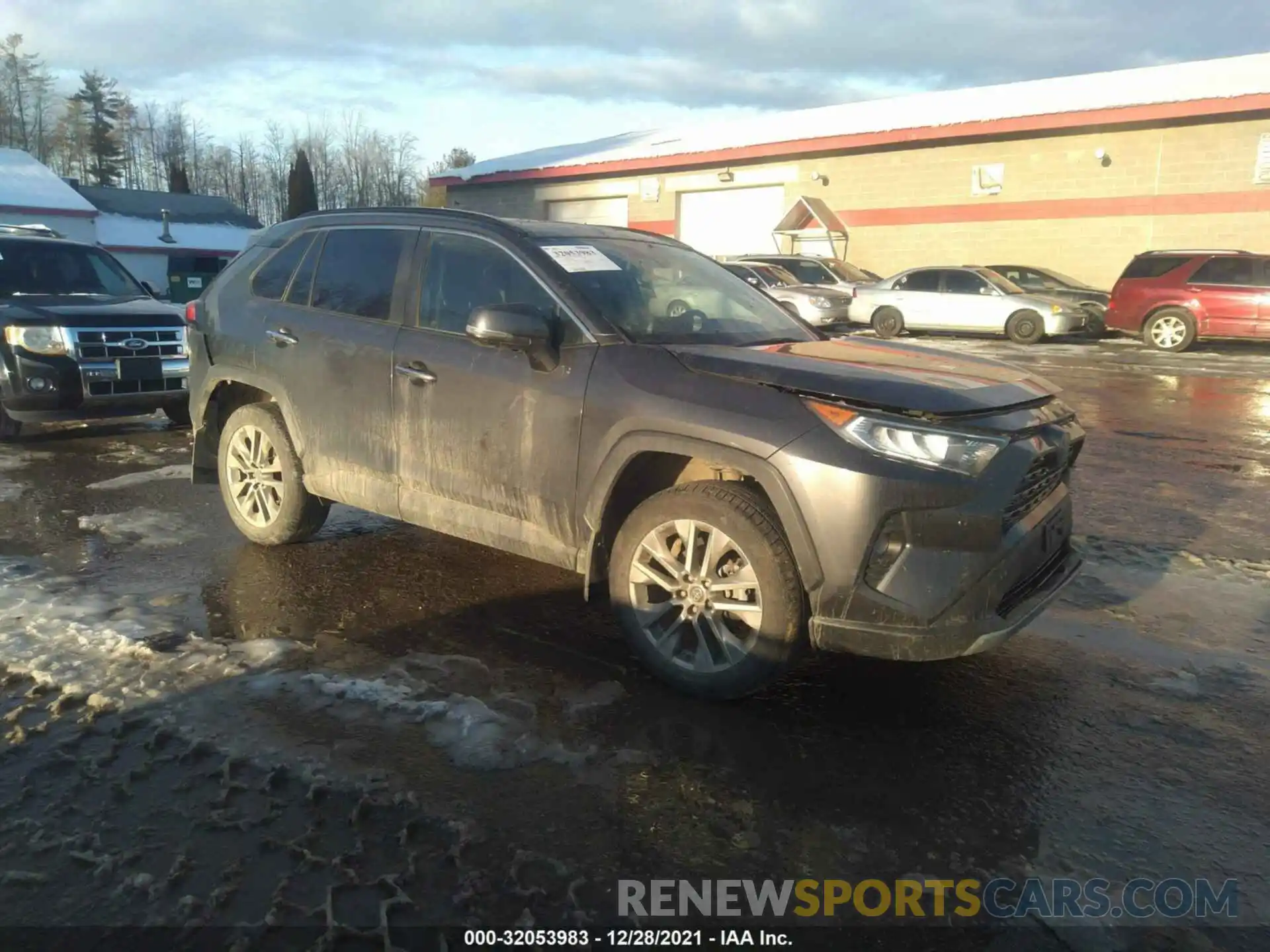 1 Photograph of a damaged car 2T3N1RFV9KC015946 TOYOTA RAV4 2019