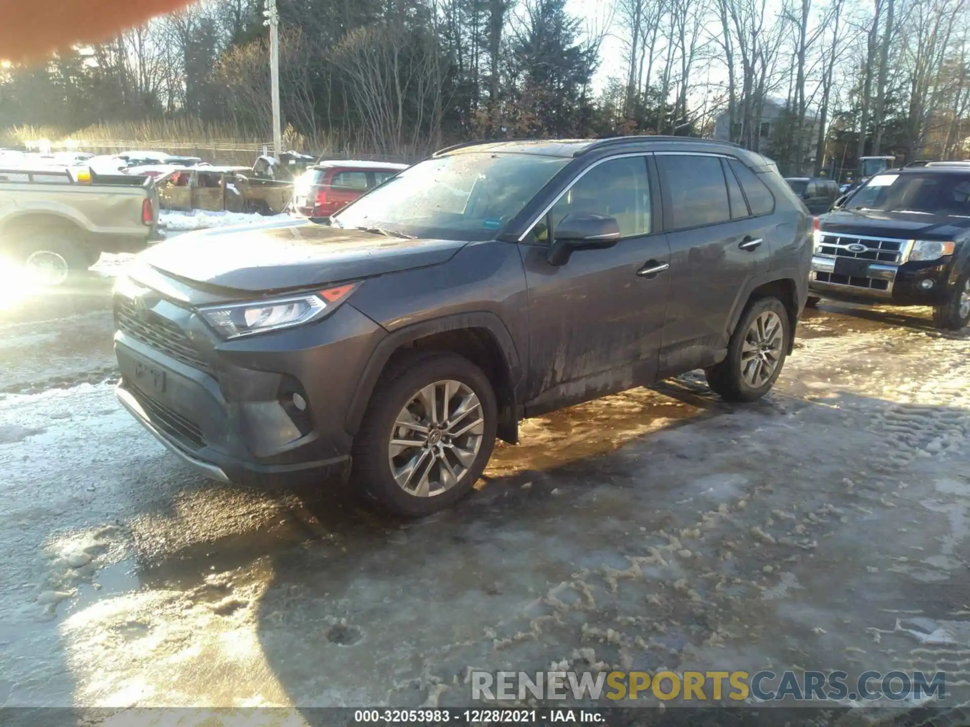 2 Фотография поврежденного автомобиля 2T3N1RFV9KC015946 TOYOTA RAV4 2019