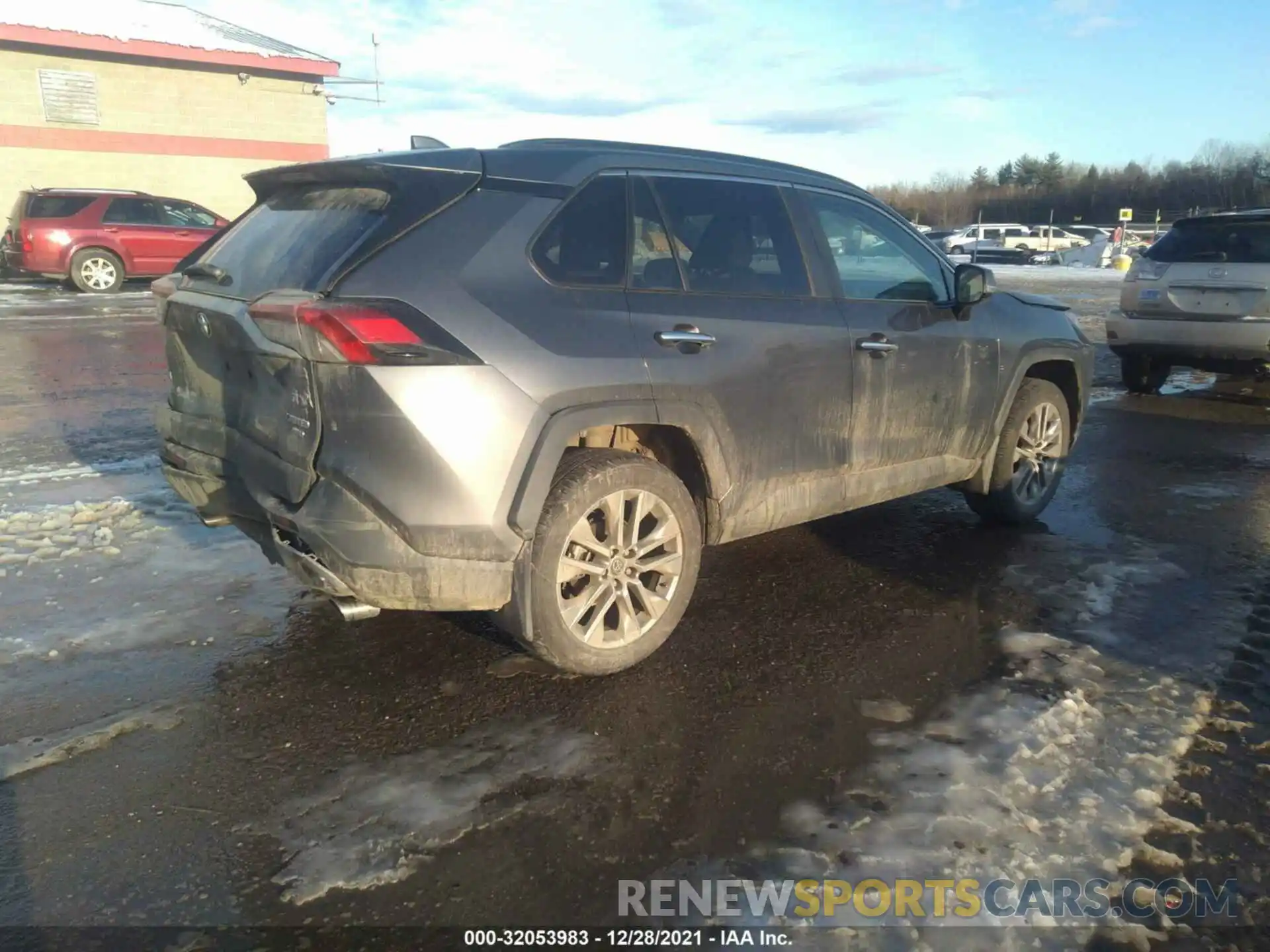 4 Photograph of a damaged car 2T3N1RFV9KC015946 TOYOTA RAV4 2019