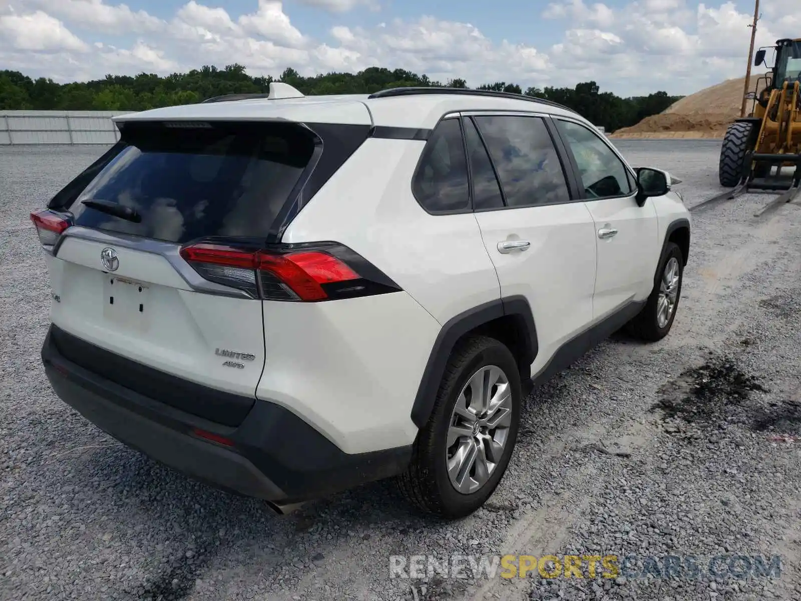 4 Photograph of a damaged car 2T3N1RFVXKC050625 TOYOTA RAV4 2019