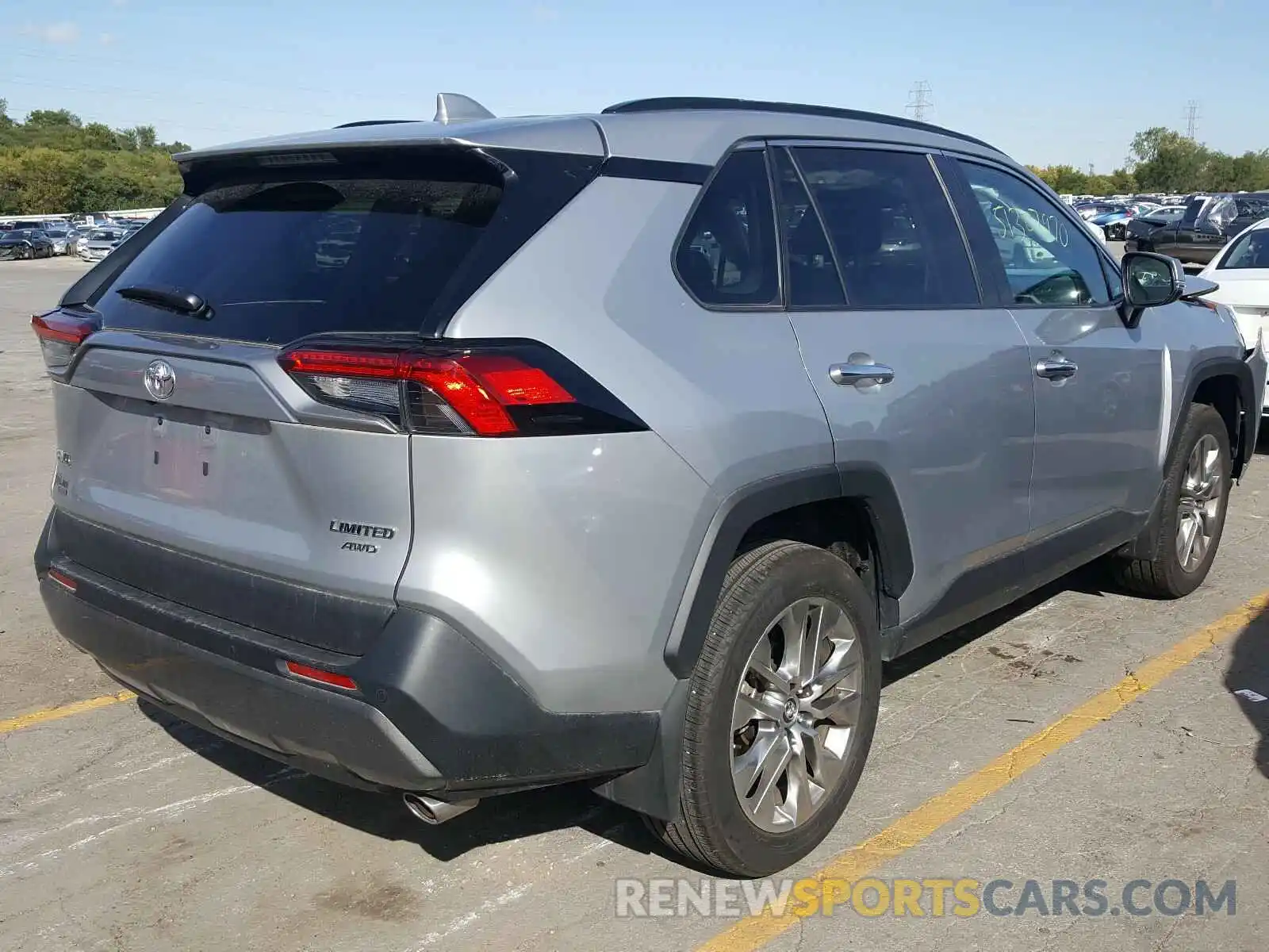 4 Photograph of a damaged car 2T3N1RFVXKW082618 TOYOTA RAV4 2019