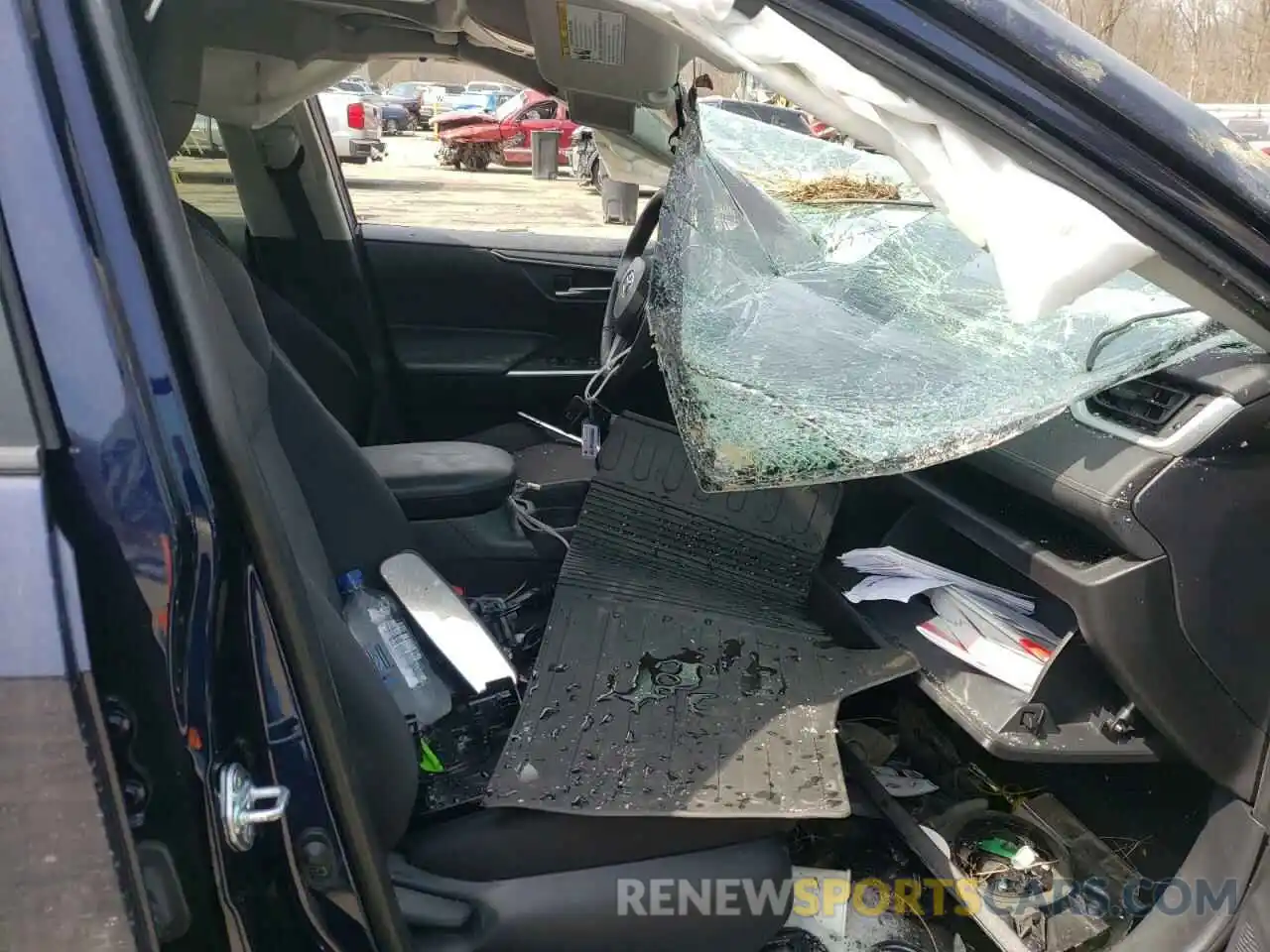 5 Photograph of a damaged car 2T3P1RFV0KC004195 TOYOTA RAV4 2019