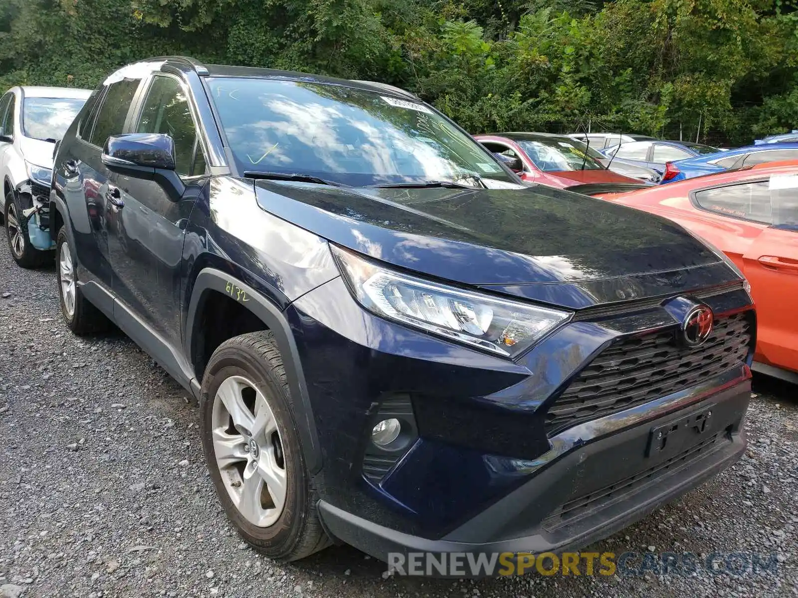 1 Фотография поврежденного автомобиля 2T3P1RFV0KC005248 TOYOTA RAV4 2019