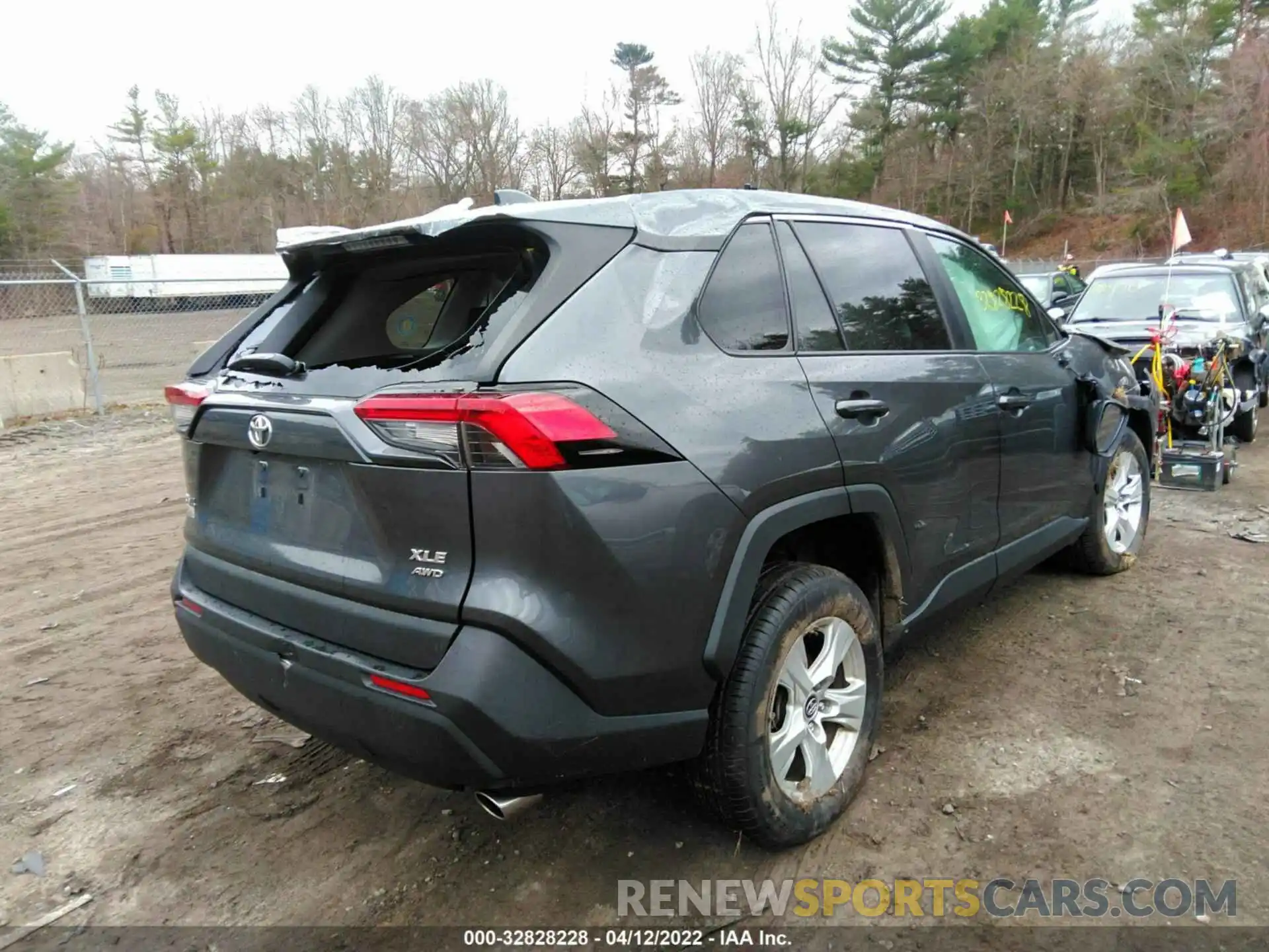 4 Photograph of a damaged car 2T3P1RFV0KC006996 TOYOTA RAV4 2019