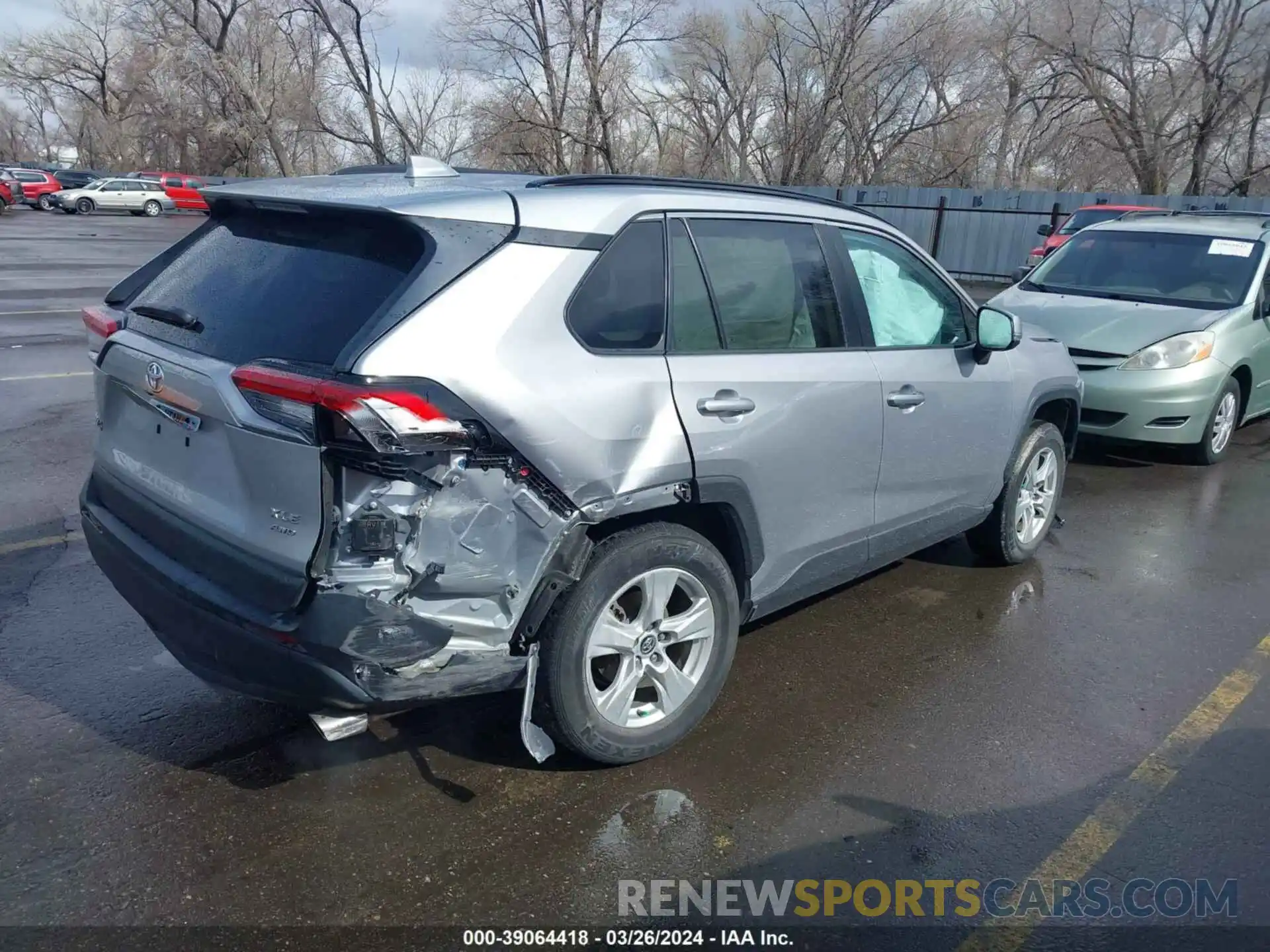 4 Photograph of a damaged car 2T3P1RFV0KC007078 TOYOTA RAV4 2019