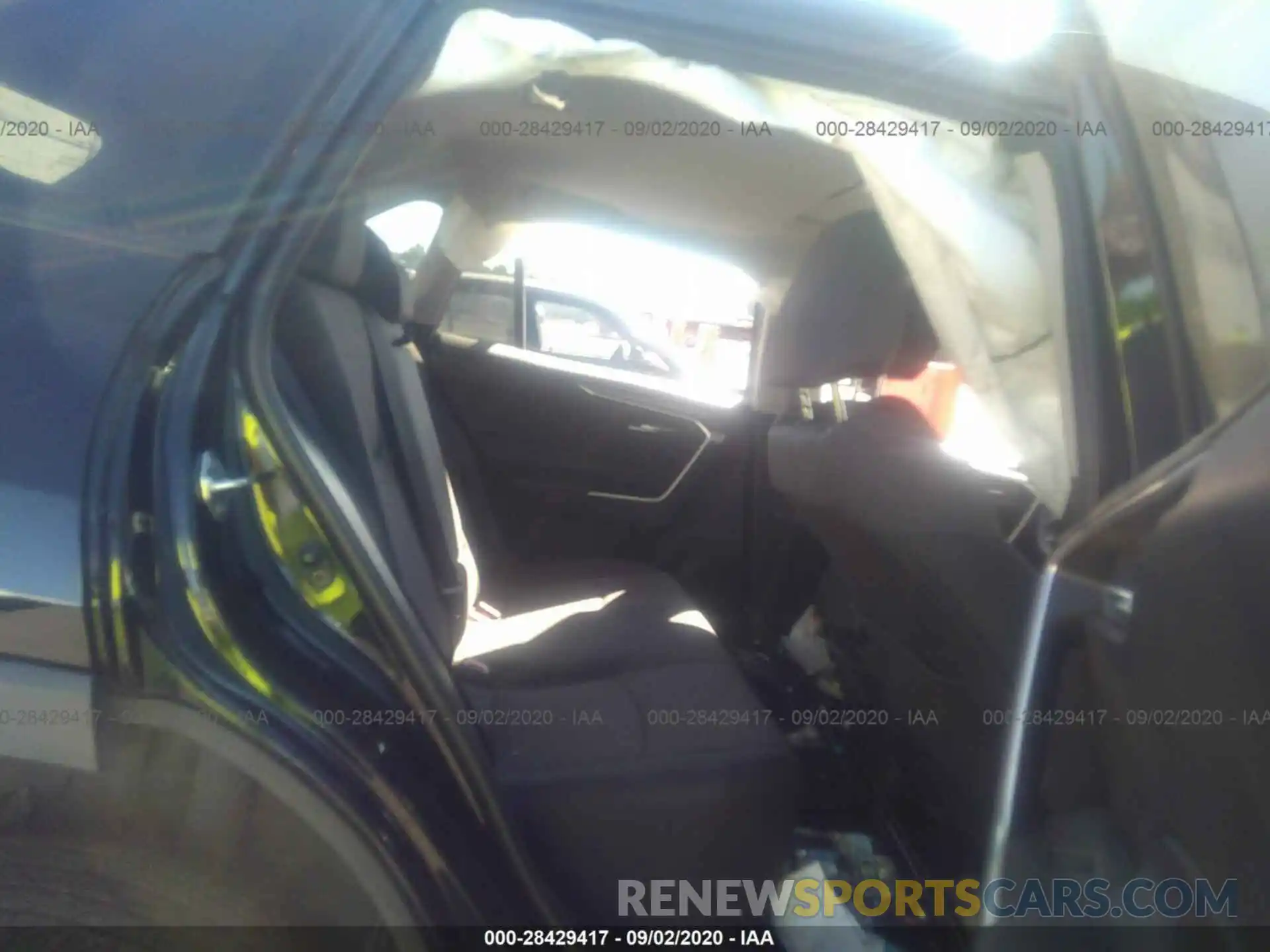 8 Photograph of a damaged car 2T3P1RFV0KC007873 TOYOTA RAV4 2019