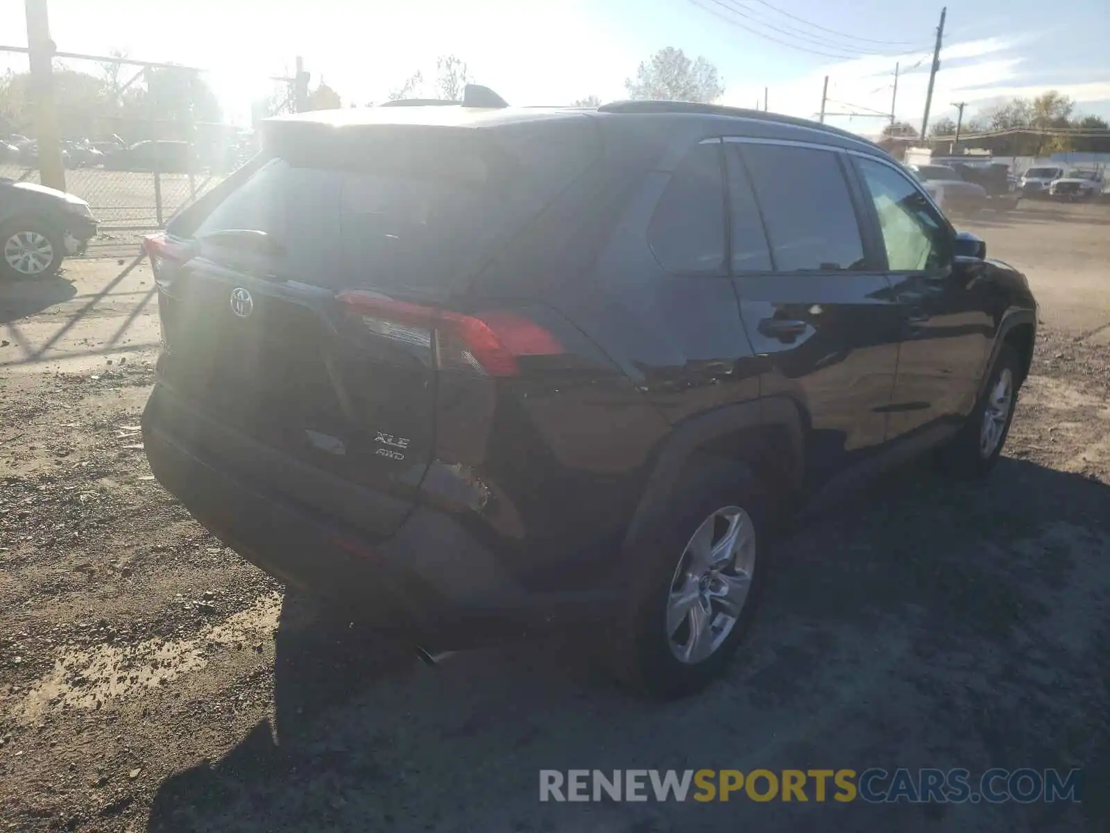 4 Photograph of a damaged car 2T3P1RFV0KC015018 TOYOTA RAV4 2019