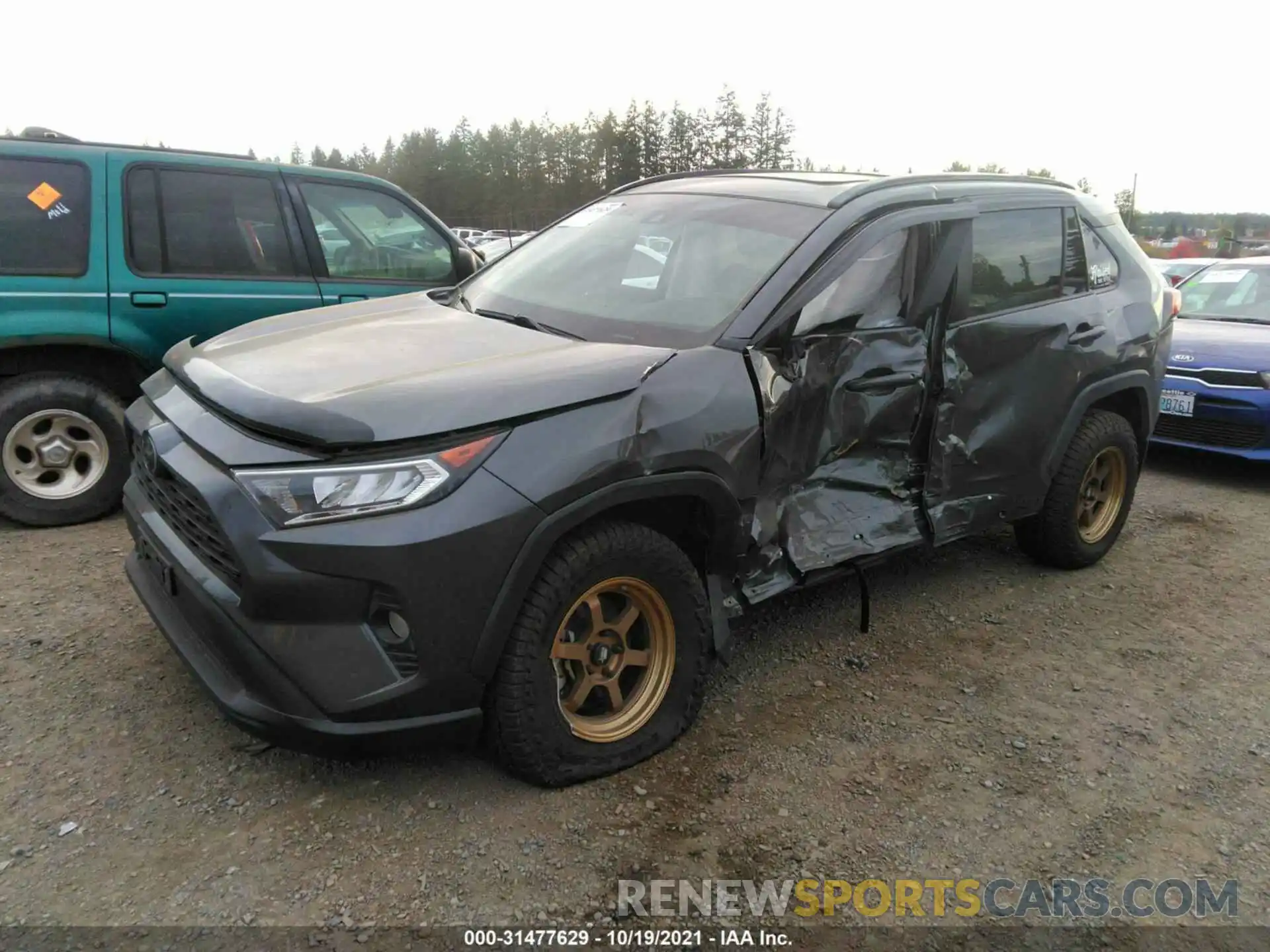 2 Photograph of a damaged car 2T3P1RFV0KC017805 TOYOTA RAV4 2019