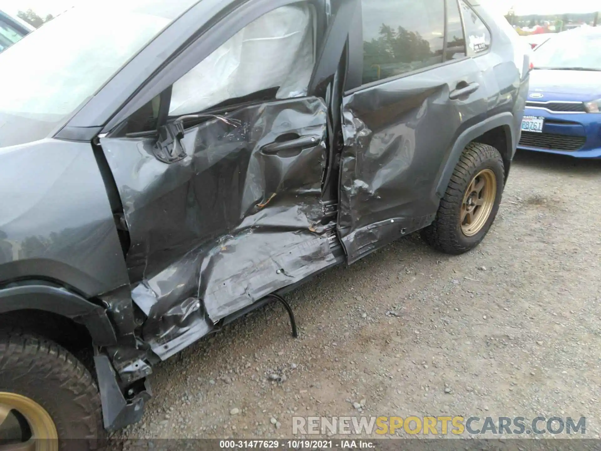 6 Photograph of a damaged car 2T3P1RFV0KC017805 TOYOTA RAV4 2019