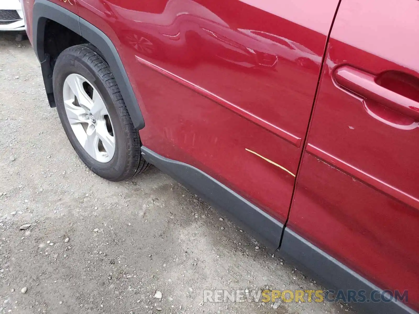 9 Photograph of a damaged car 2T3P1RFV0KC029212 TOYOTA RAV4 2019