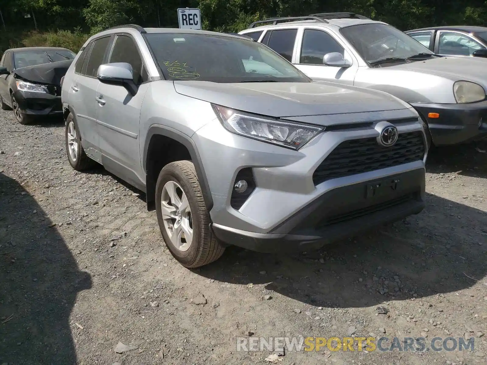 1 Photograph of a damaged car 2T3P1RFV0KC034040 TOYOTA RAV4 2019