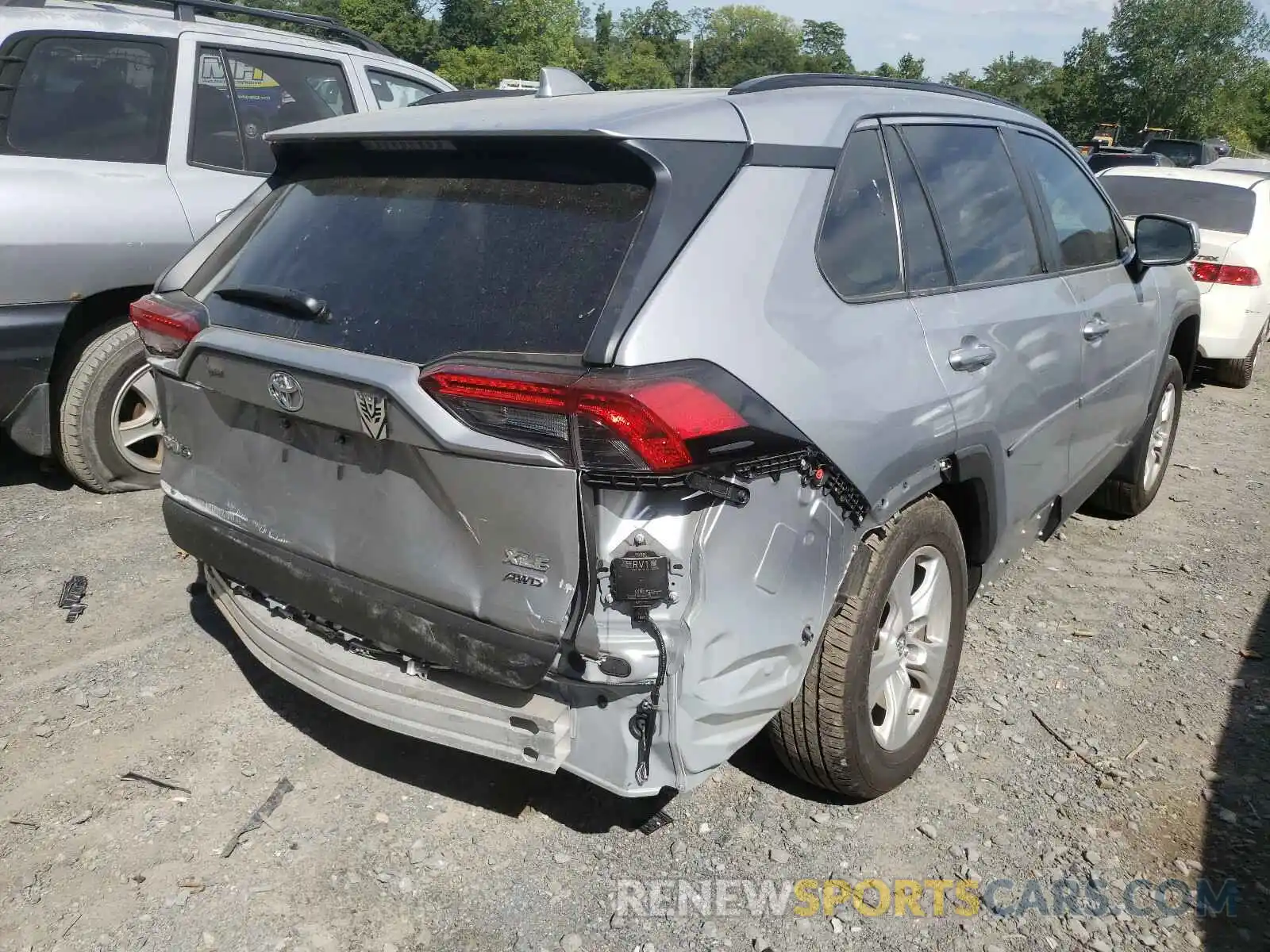 4 Photograph of a damaged car 2T3P1RFV0KC034040 TOYOTA RAV4 2019