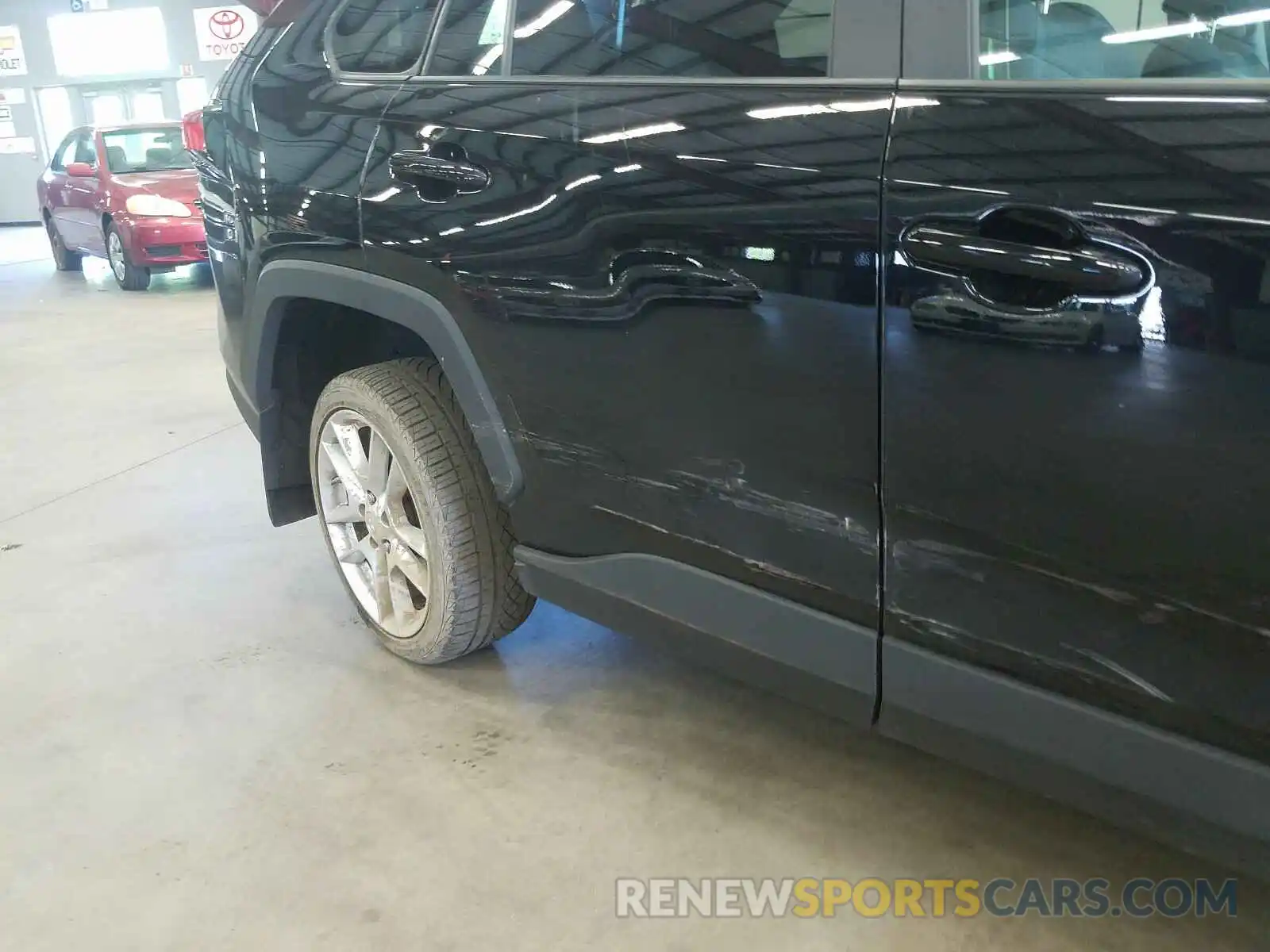 9 Photograph of a damaged car 2T3P1RFV0KC039562 TOYOTA RAV4 2019