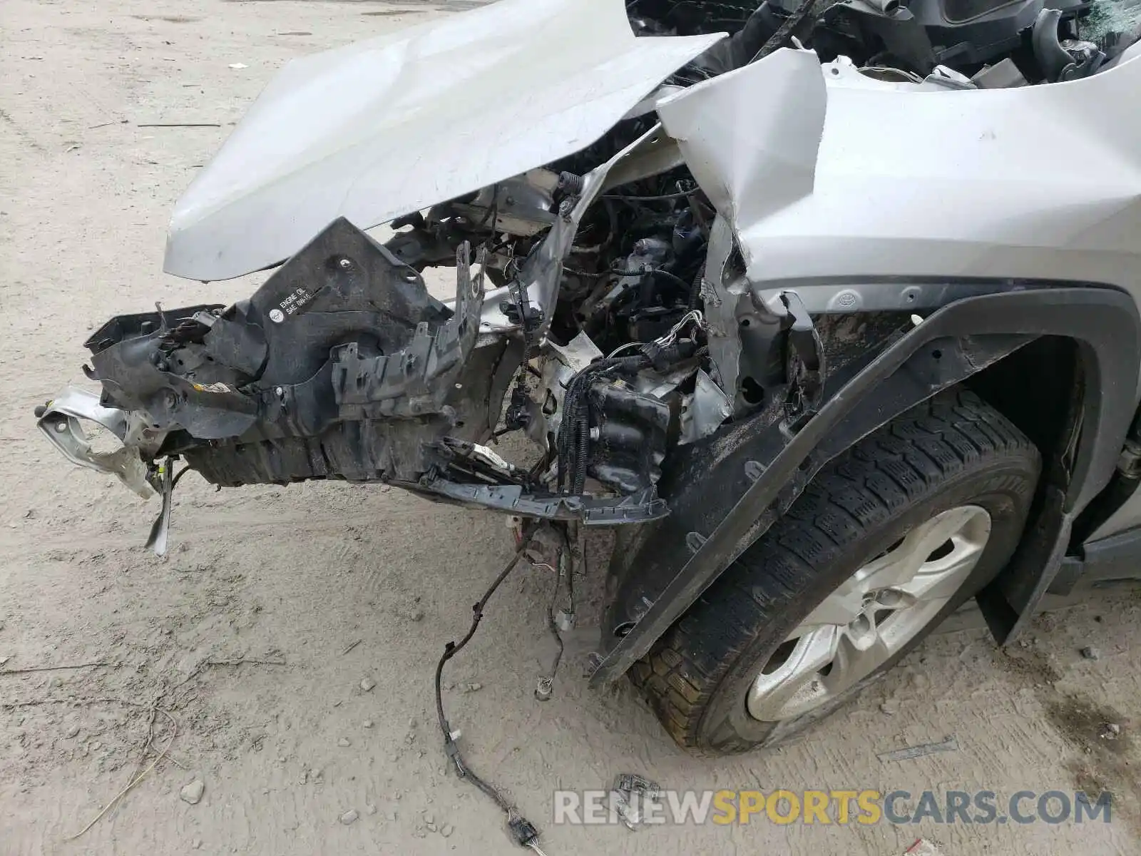 9 Фотография поврежденного автомобиля 2T3P1RFV0KC055387 TOYOTA RAV4 2019