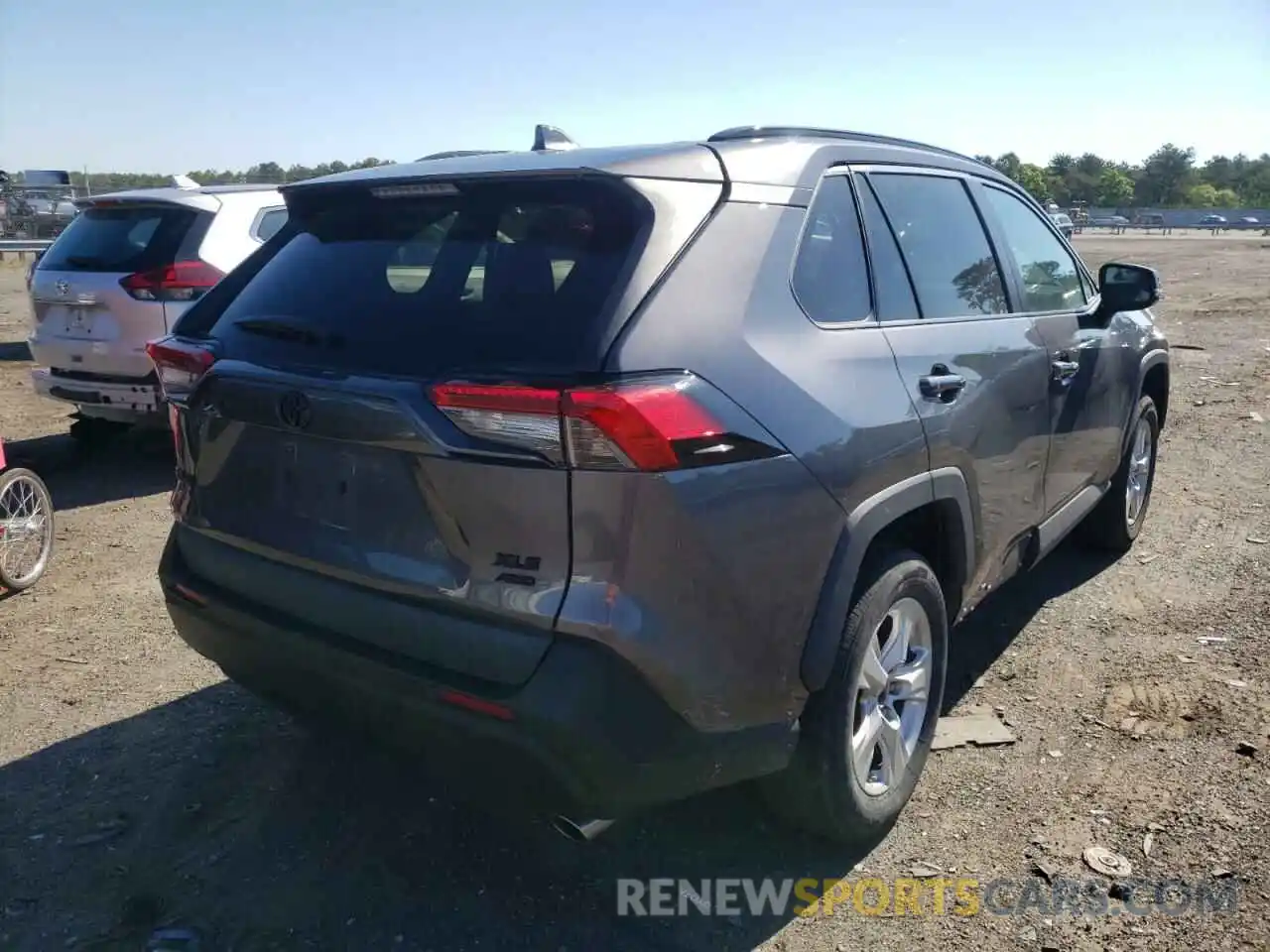 4 Photograph of a damaged car 2T3P1RFV0KW023215 TOYOTA RAV4 2019