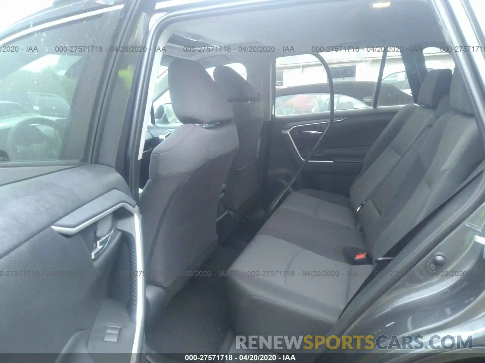 8 Photograph of a damaged car 2T3P1RFV0KW023344 TOYOTA RAV4 2019