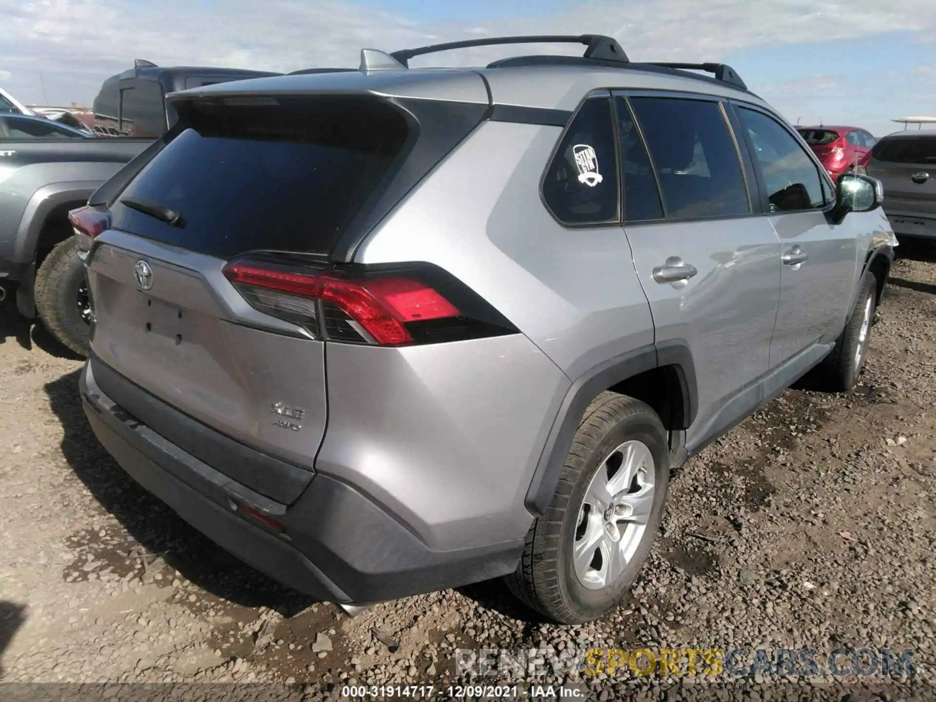 4 Photograph of a damaged car 2T3P1RFV0KW028690 TOYOTA RAV4 2019