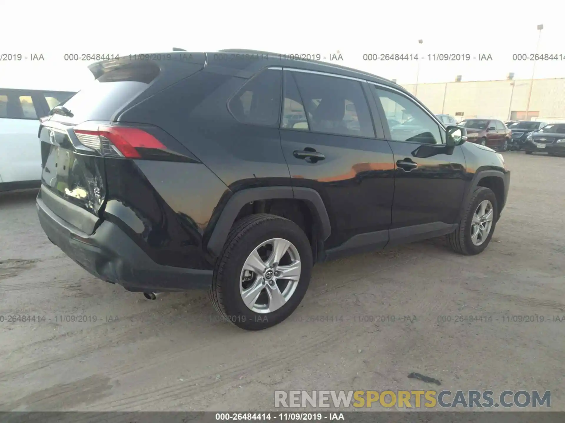 4 Photograph of a damaged car 2T3P1RFV0KW031461 TOYOTA RAV4 2019