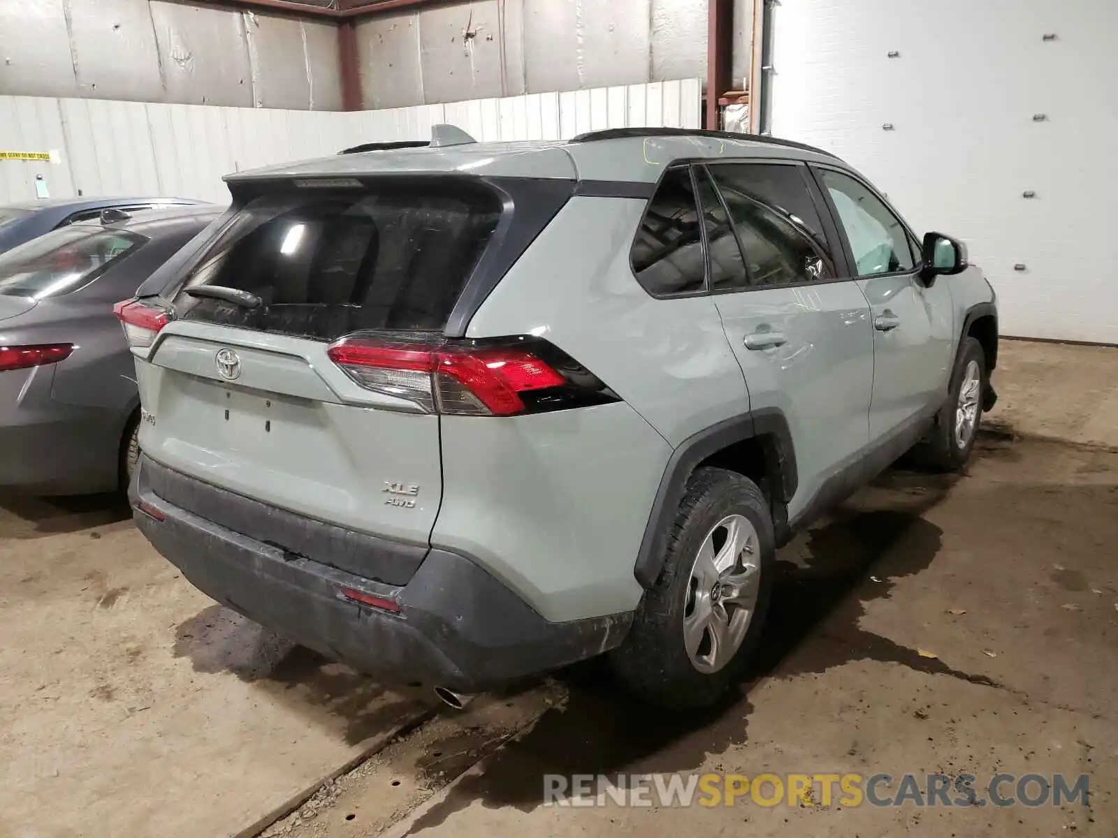 4 Photograph of a damaged car 2T3P1RFV0KW041505 TOYOTA RAV4 2019