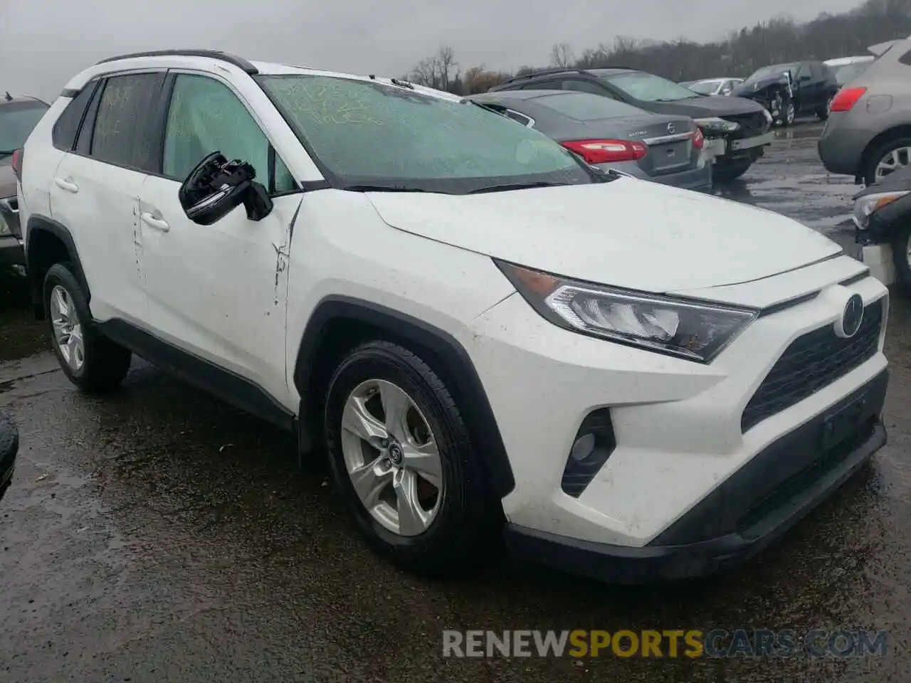 1 Photograph of a damaged car 2T3P1RFV0KW041830 TOYOTA RAV4 2019