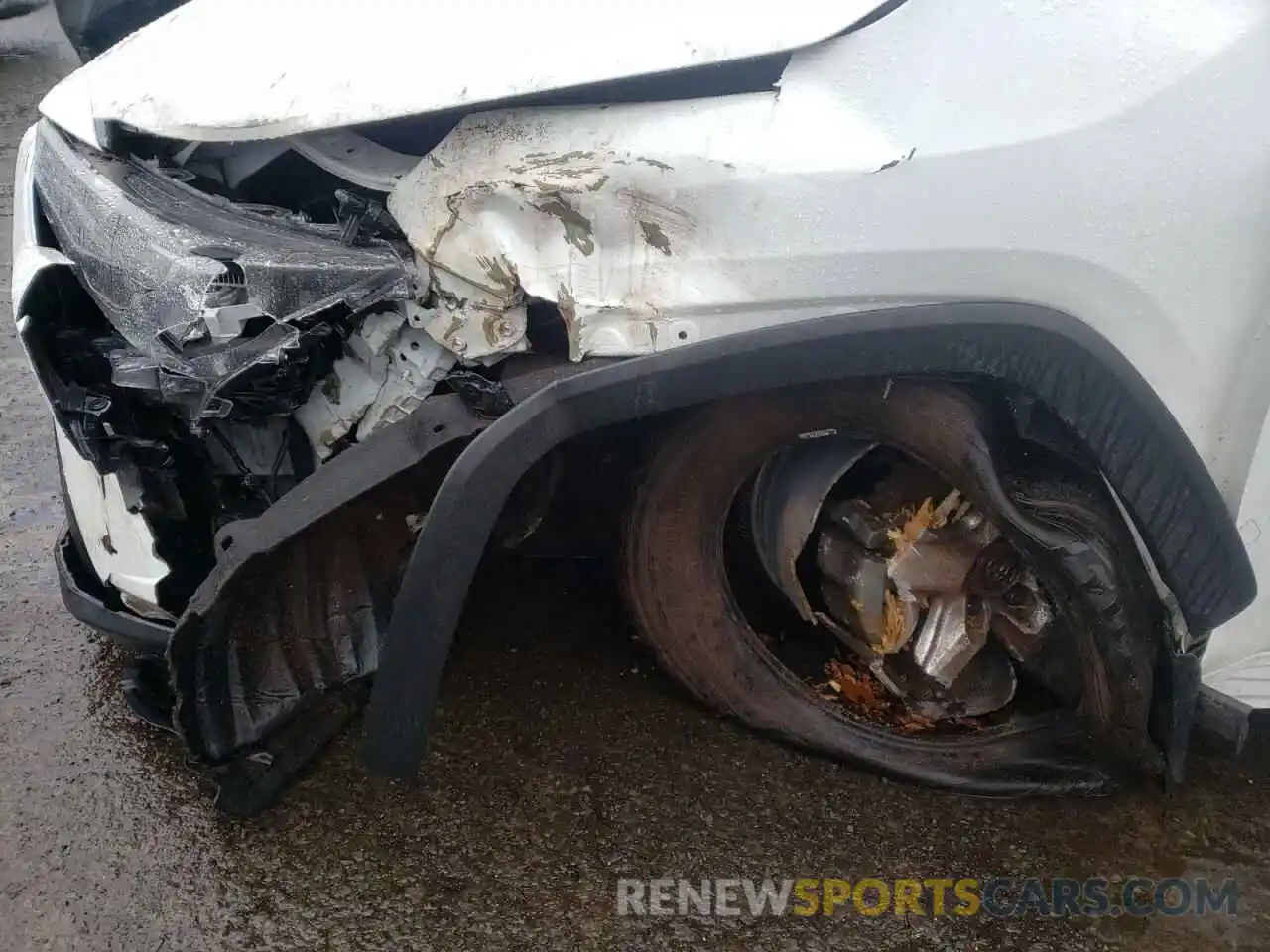 9 Photograph of a damaged car 2T3P1RFV0KW041830 TOYOTA RAV4 2019