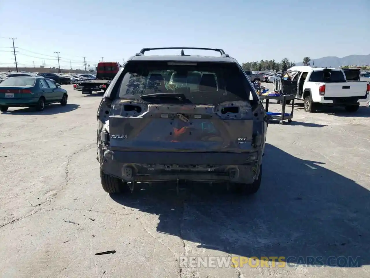 9 Photograph of a damaged car 2T3P1RFV0KW041987 TOYOTA RAV4 2019