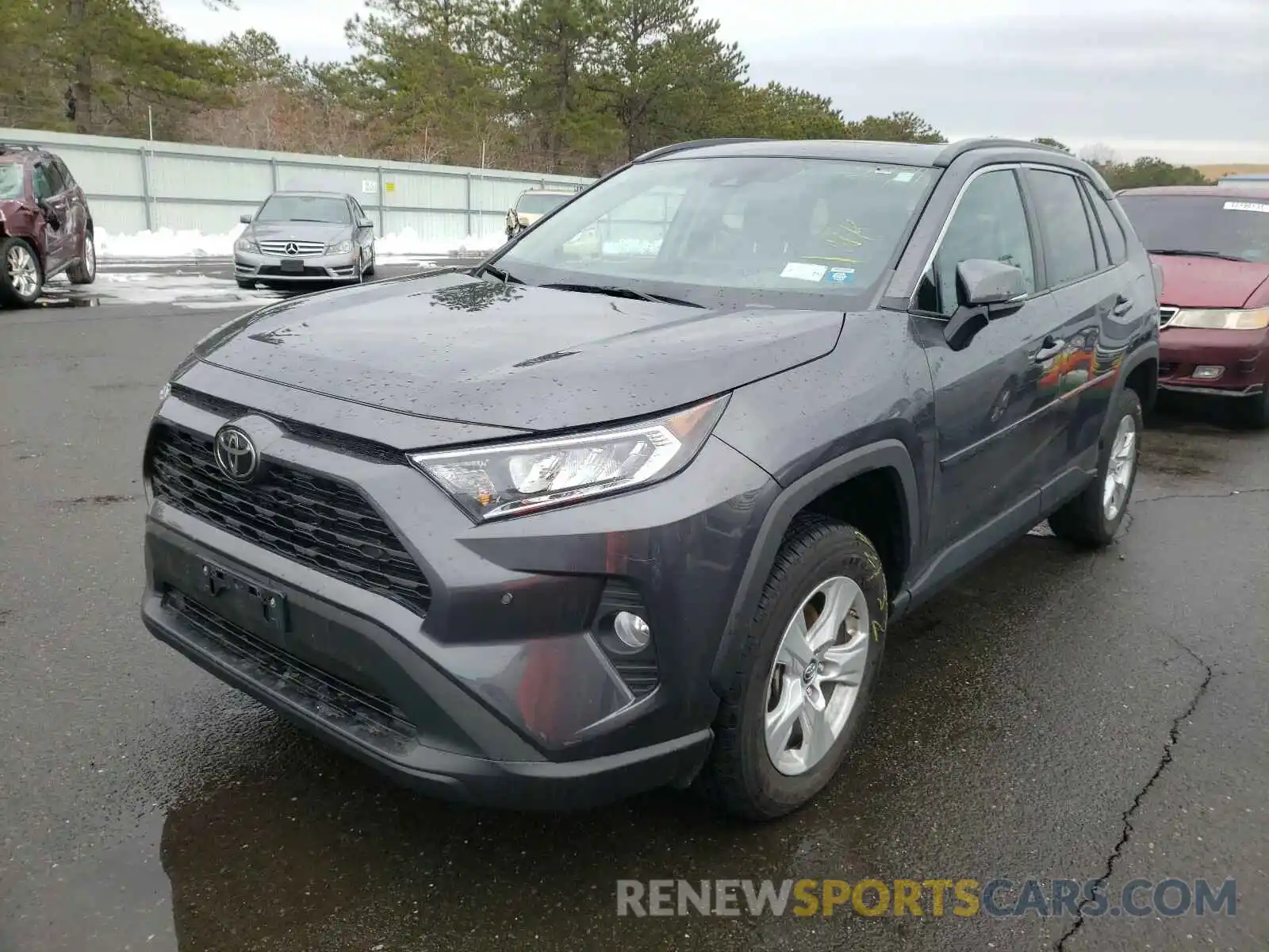 2 Photograph of a damaged car 2T3P1RFV0KW043674 TOYOTA RAV4 2019