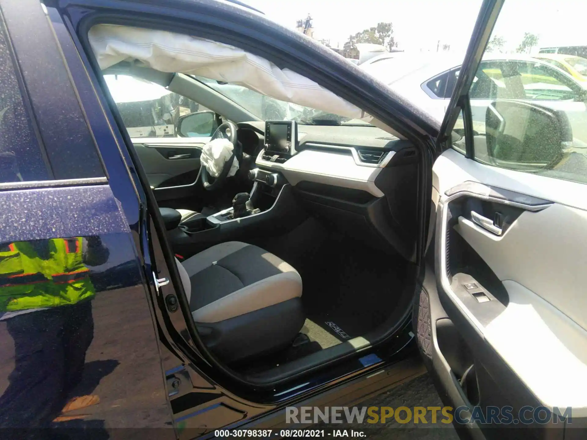 5 Photograph of a damaged car 2T3P1RFV0KW061849 TOYOTA RAV4 2019